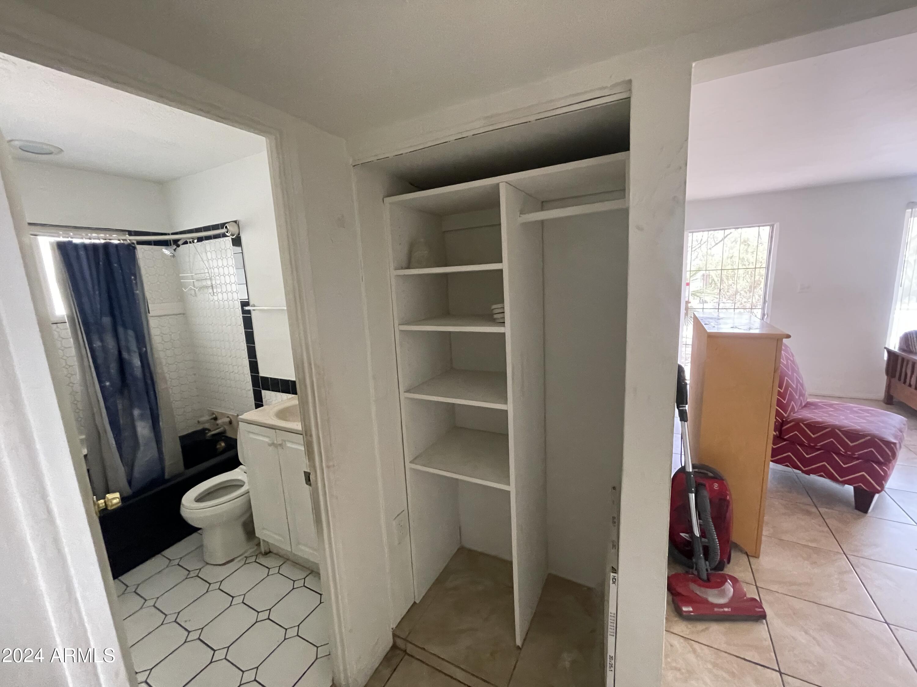 542 W MOUNTAIN VIEW Road