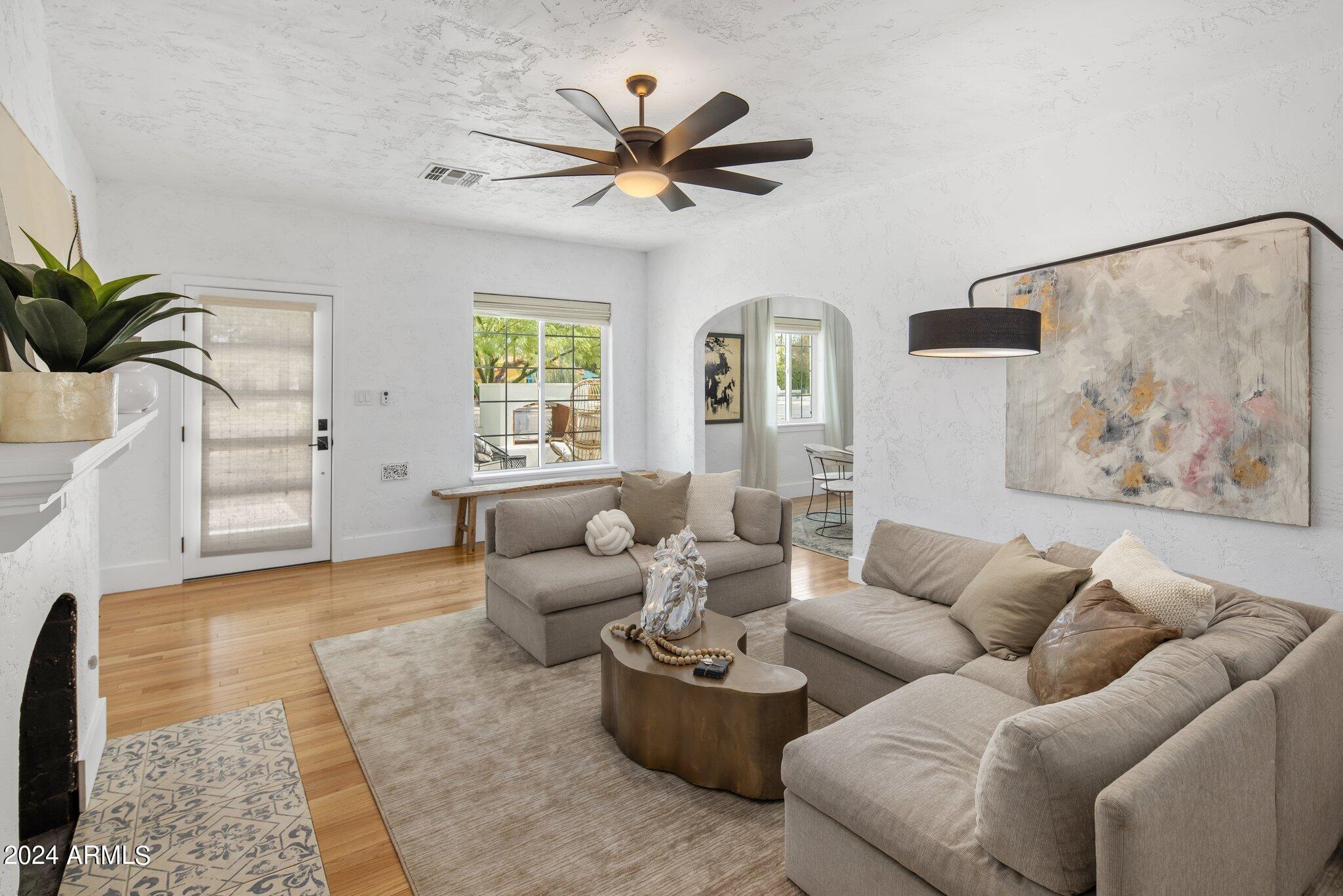309 W ENCANTO Boulevard