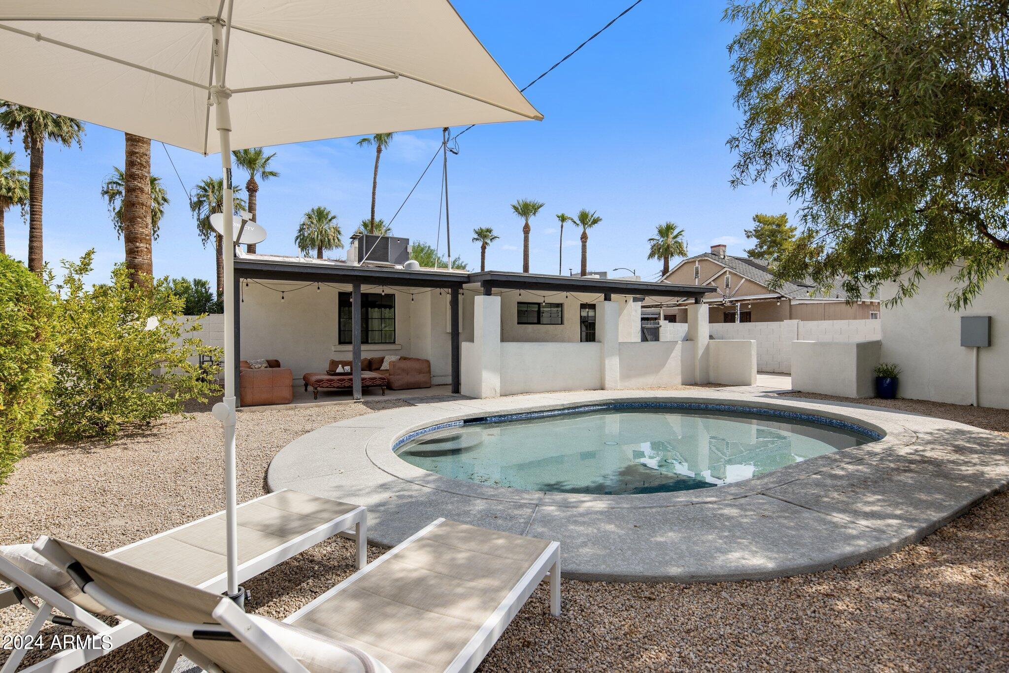 309 W ENCANTO Boulevard