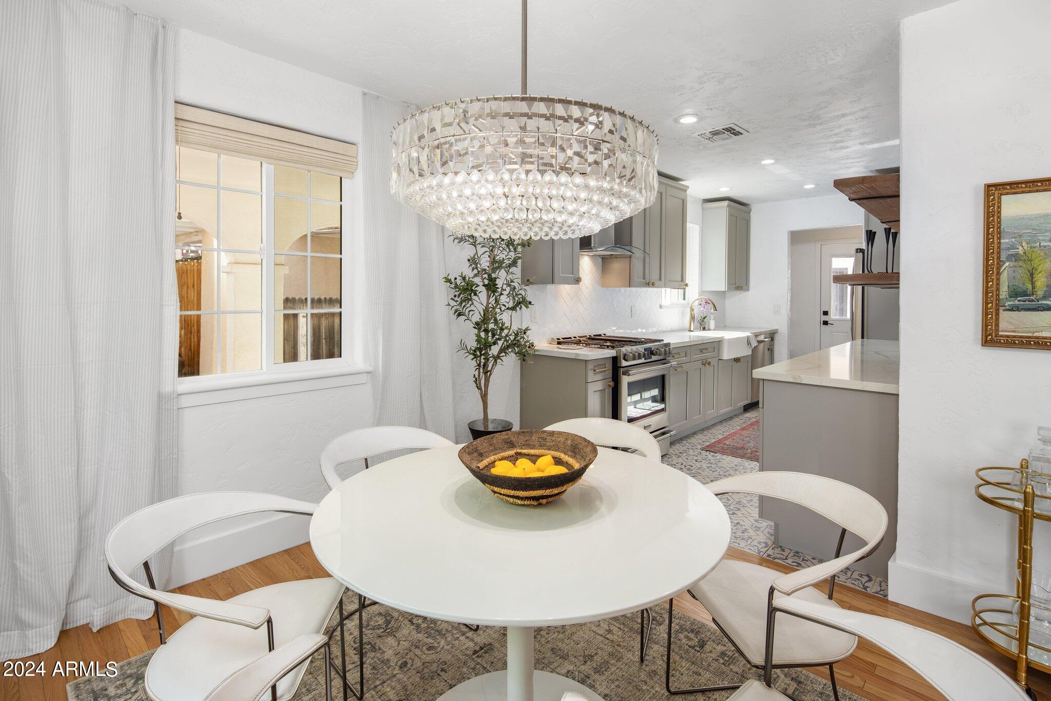 309 W ENCANTO Boulevard