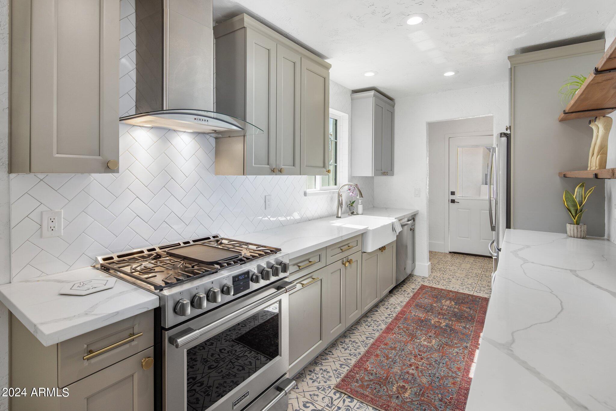 309 W ENCANTO Boulevard