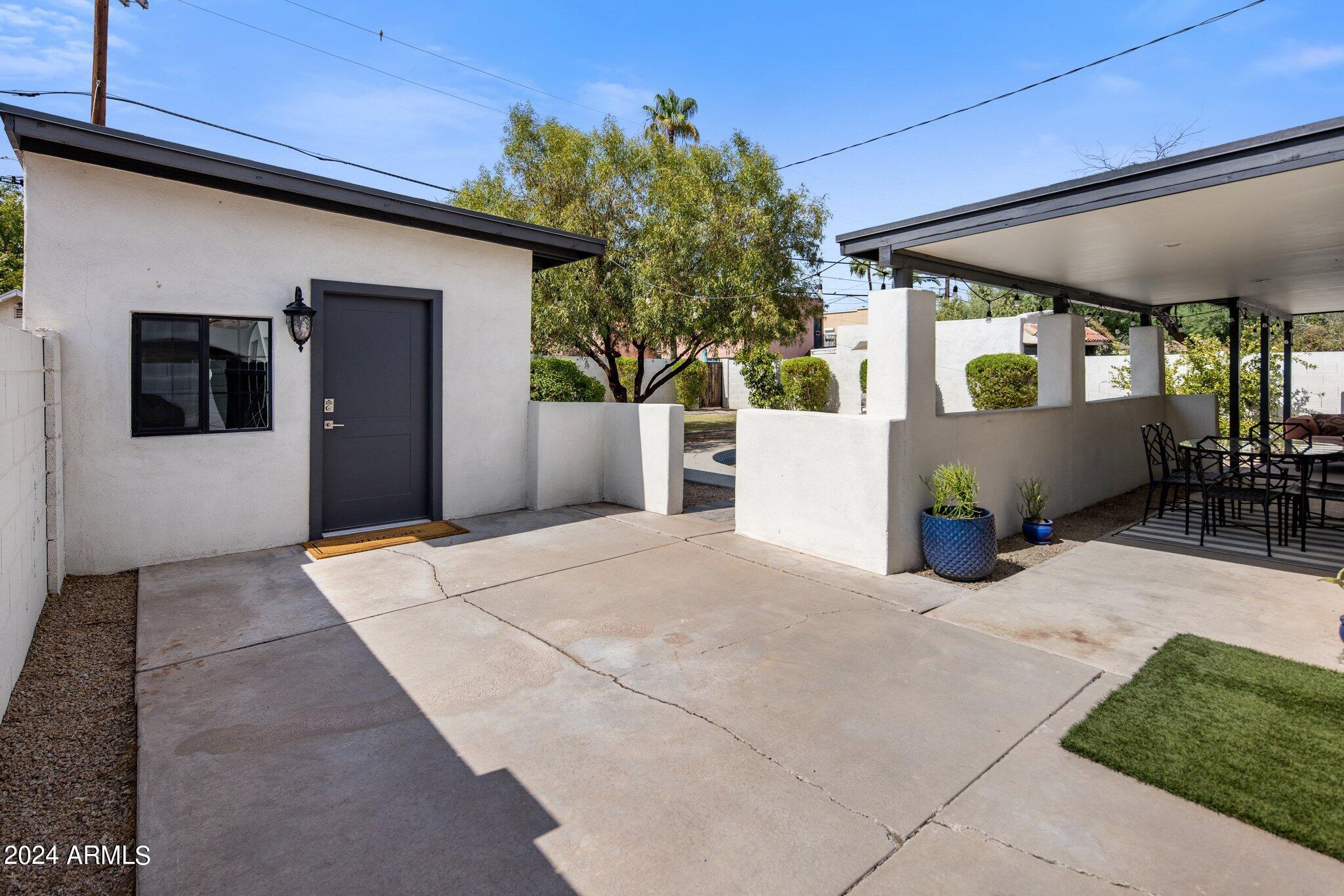 309 W ENCANTO Boulevard