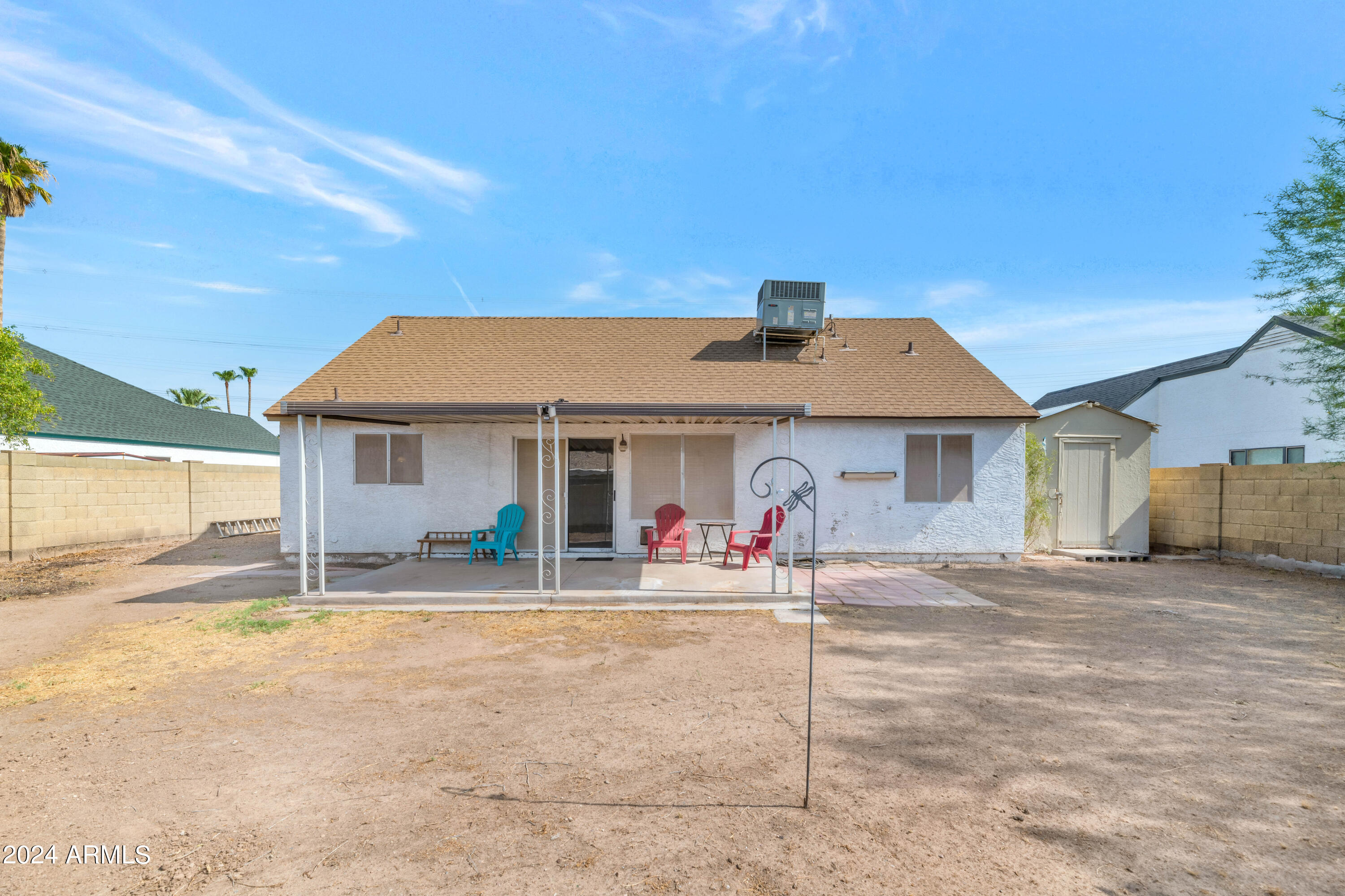 1419 E DIVOT Drive