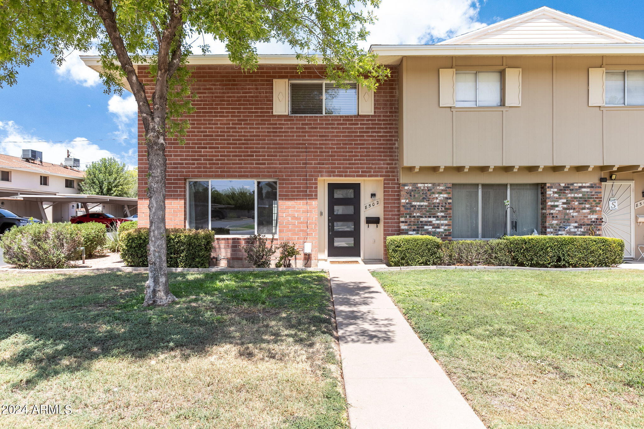 8502 E MONTEBELLO Avenue