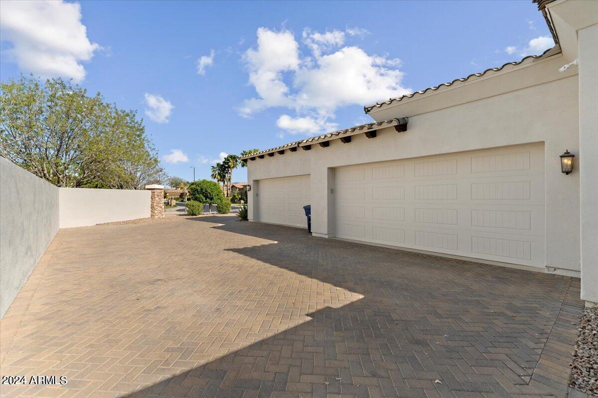 5600 S GEMSTONE Drive