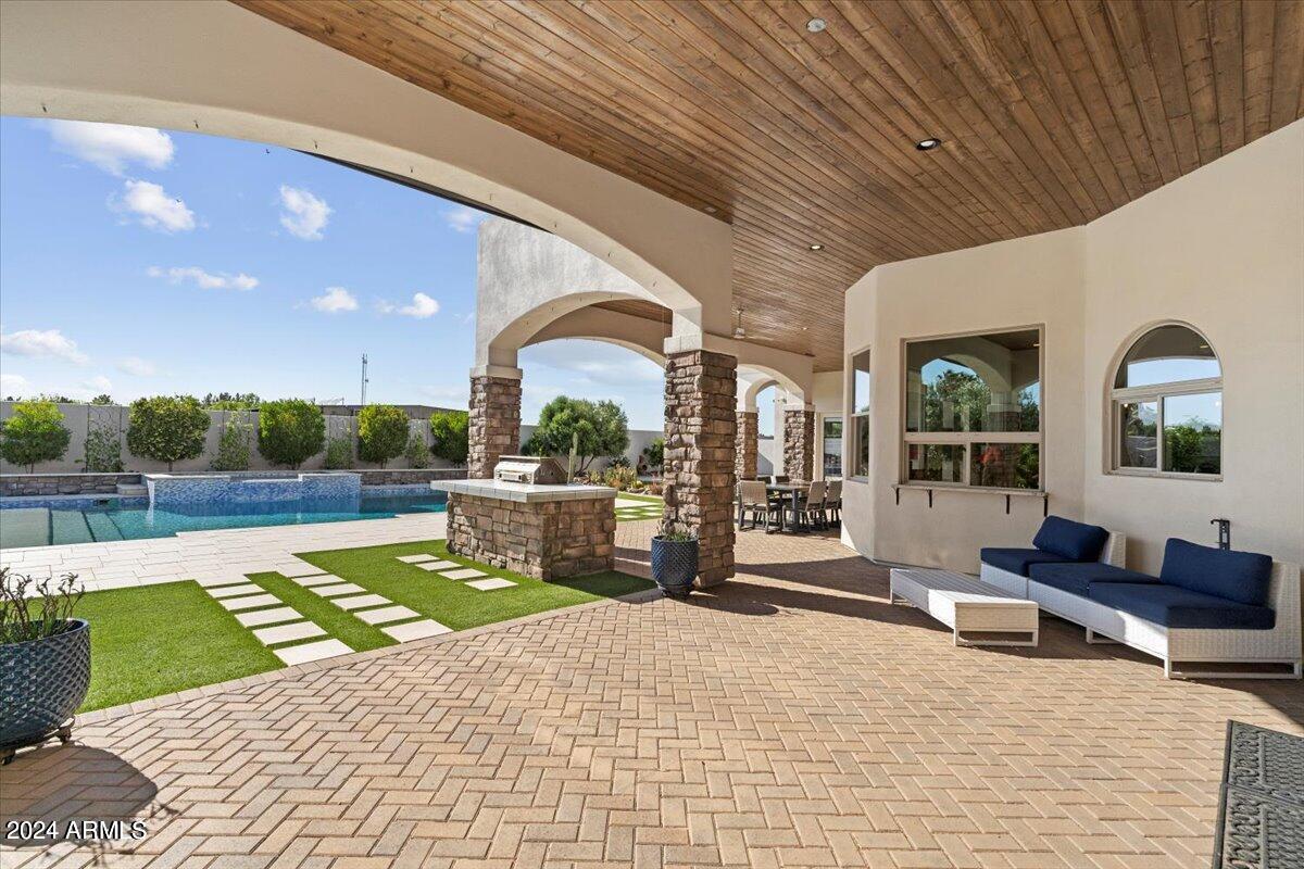 5600 S GEMSTONE Drive