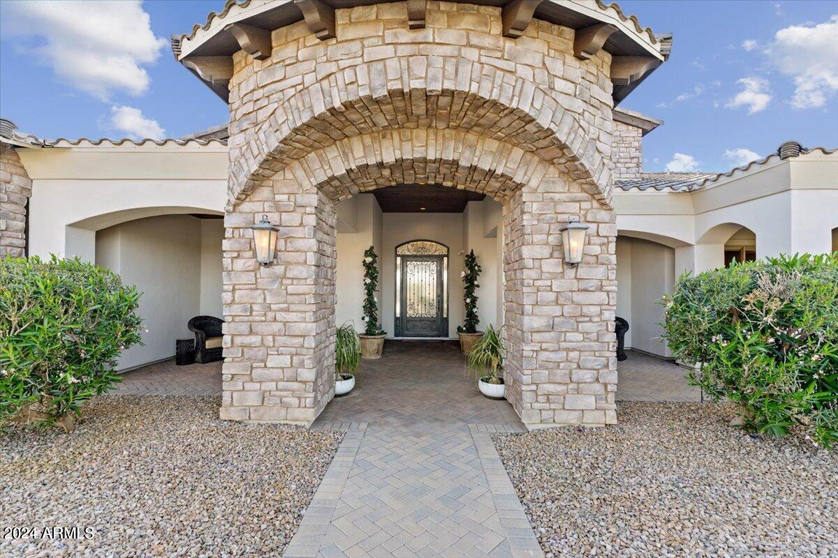 5600 S GEMSTONE Drive