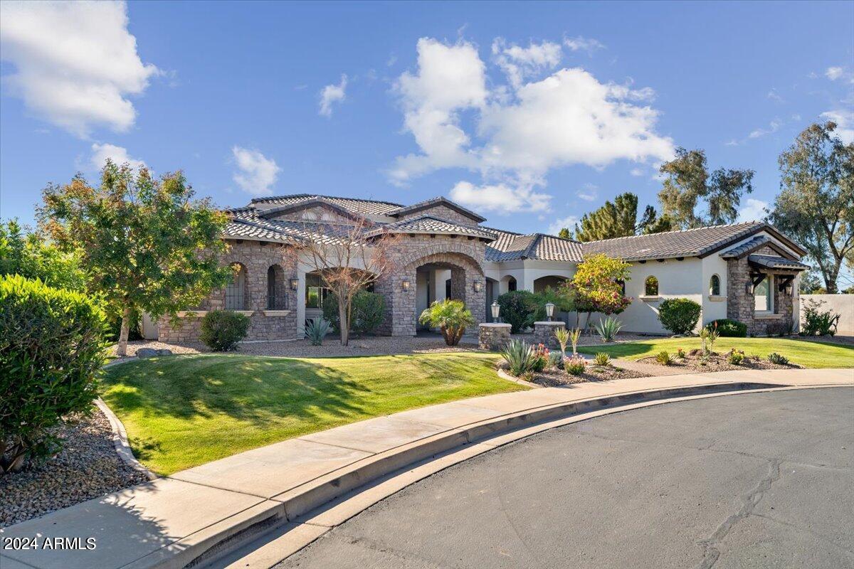 5600 S GEMSTONE Drive