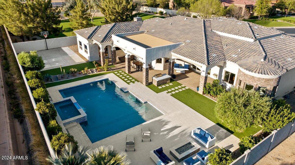 5600 S GEMSTONE Drive