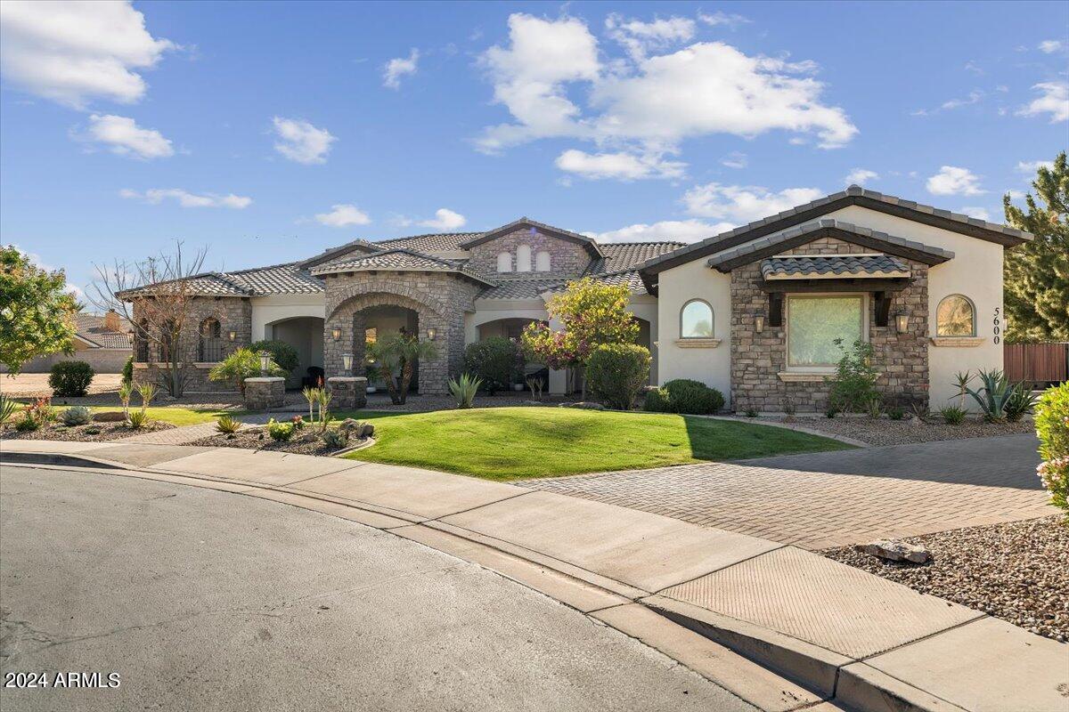 5600 S GEMSTONE Drive