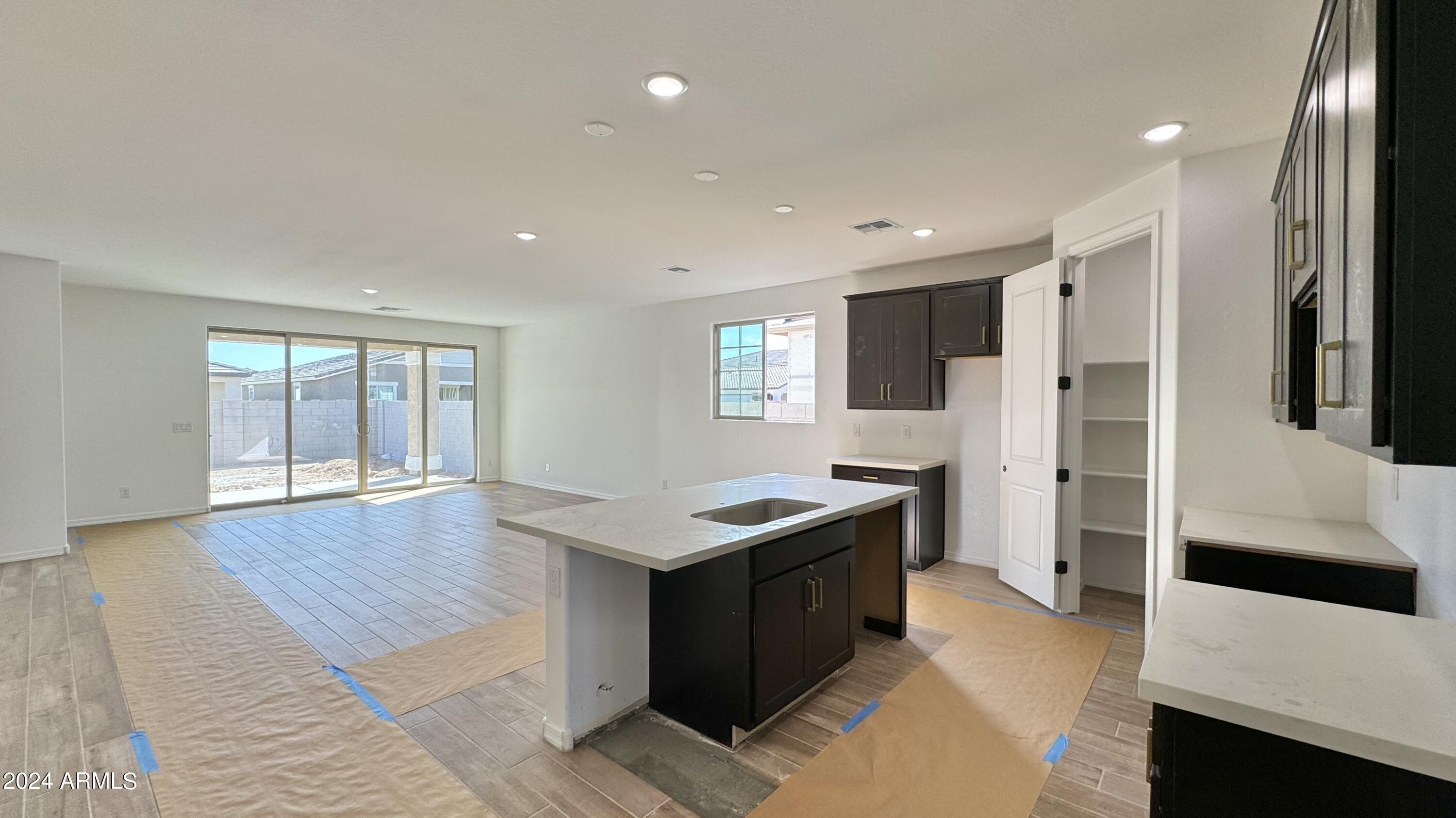22889 E ROUNDUP Way