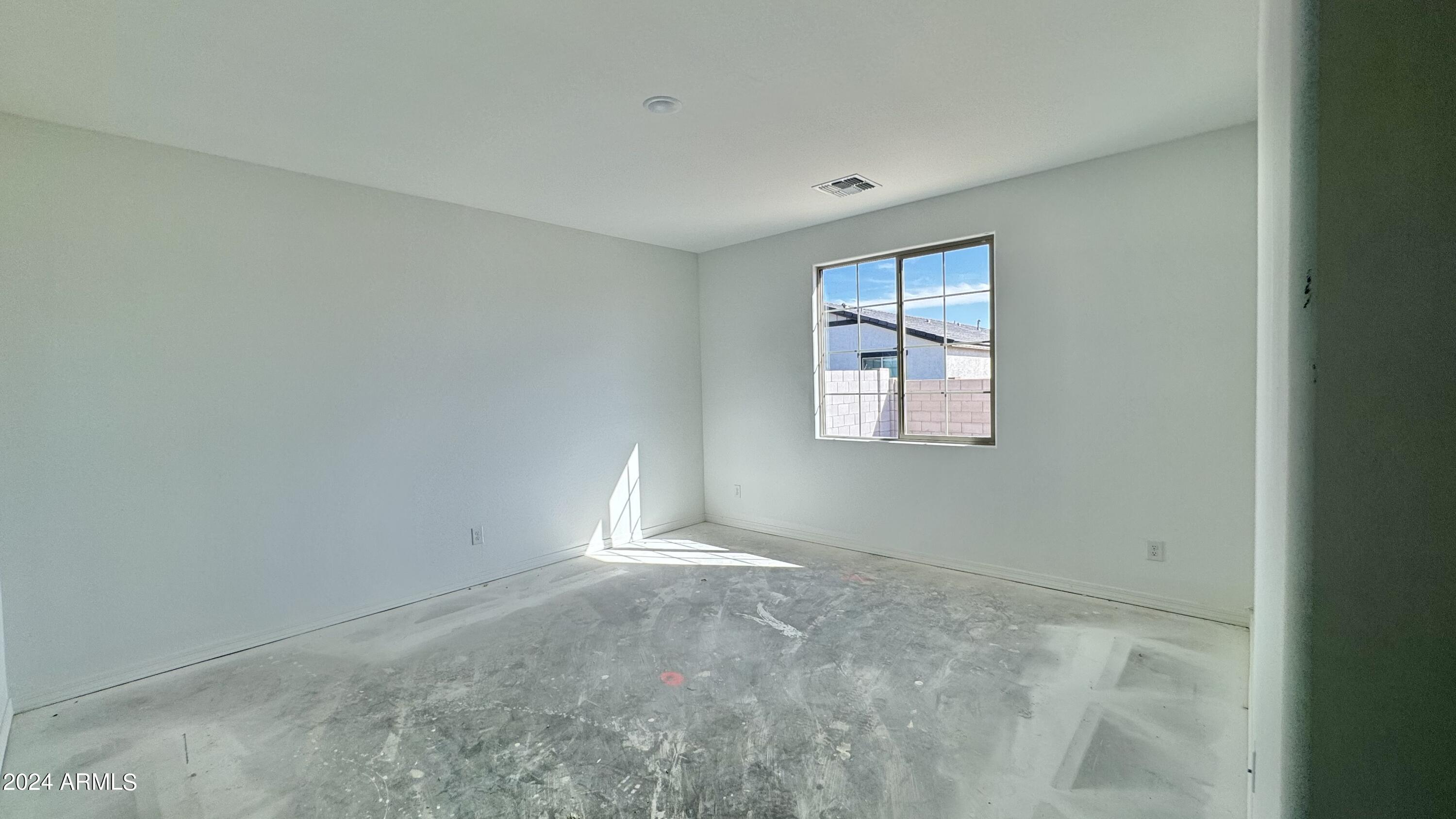 22889 E ROUNDUP Way