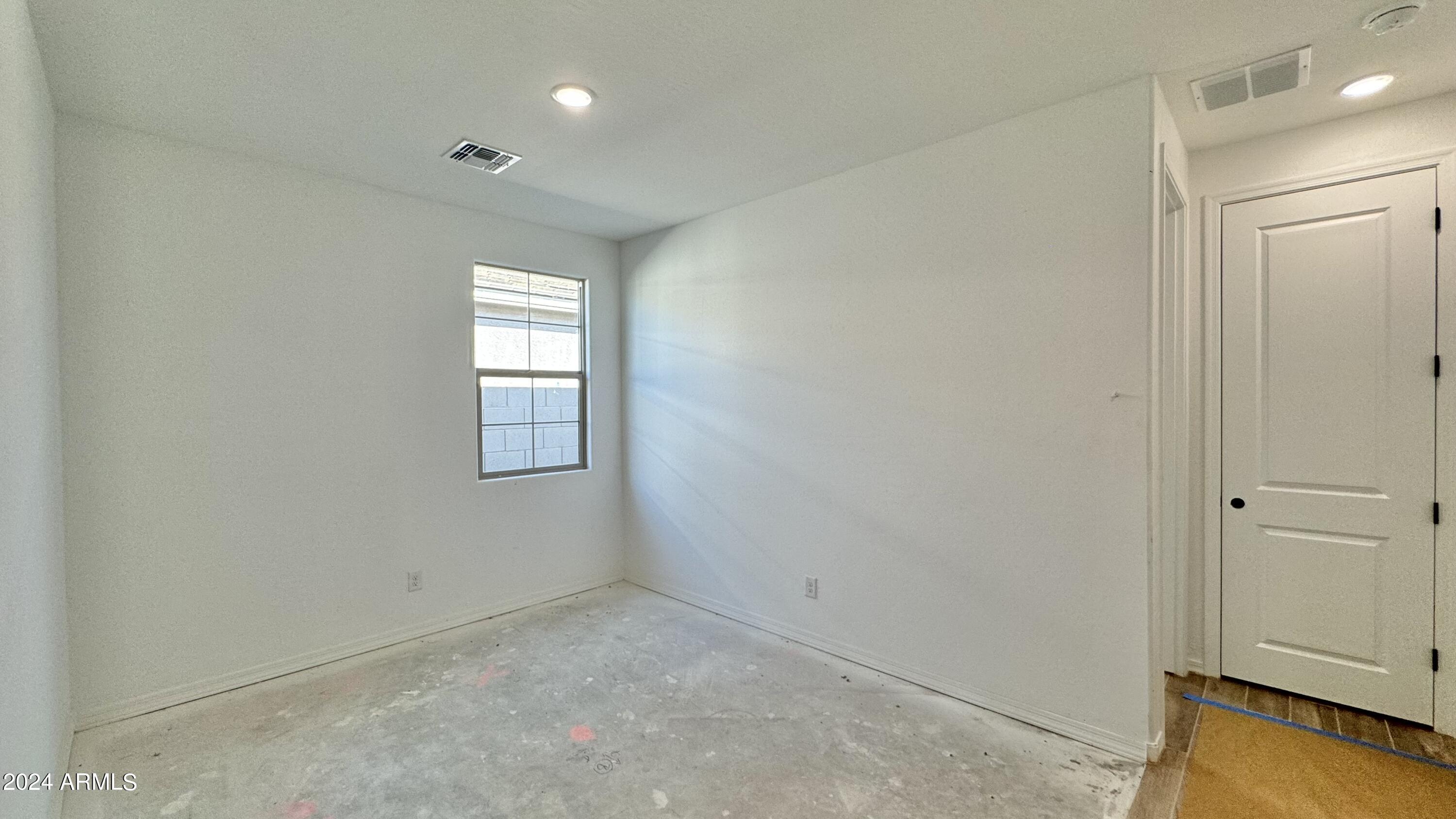 22889 E ROUNDUP Way