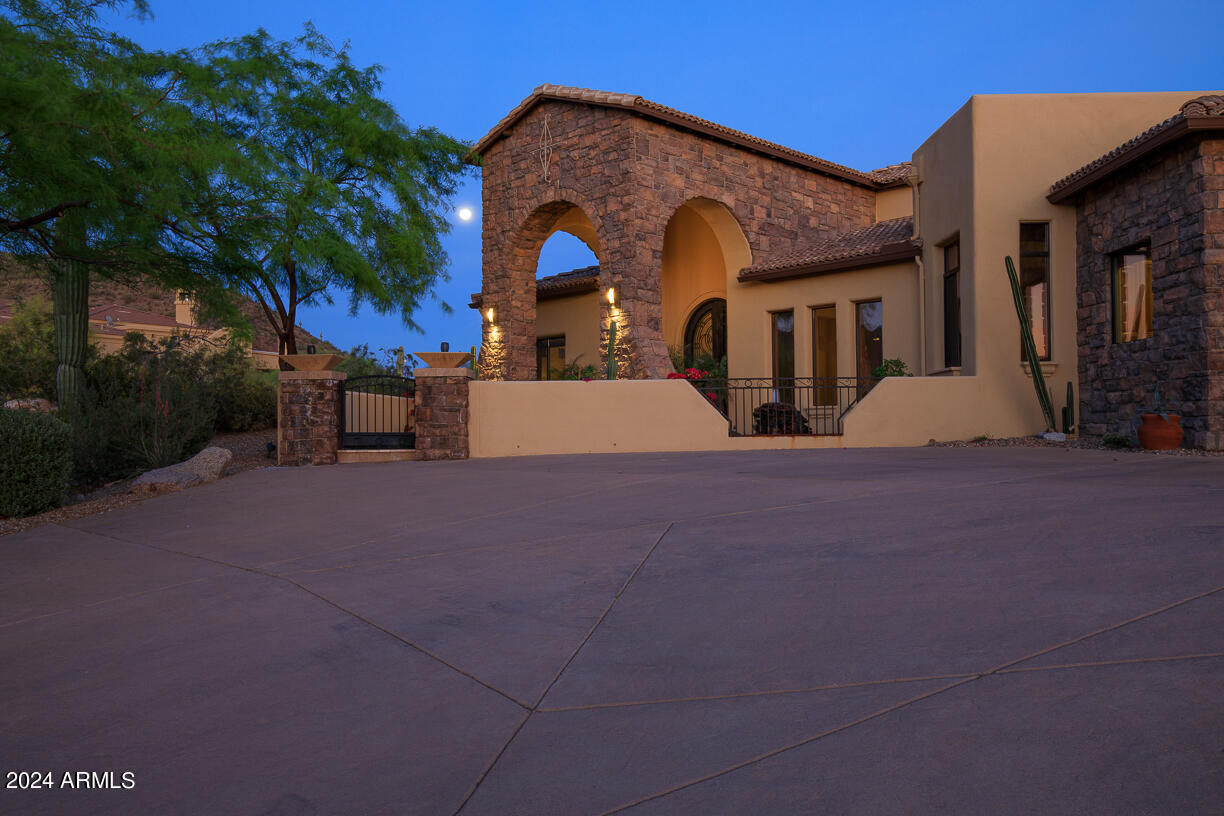 8227 E Echo Canyon Street