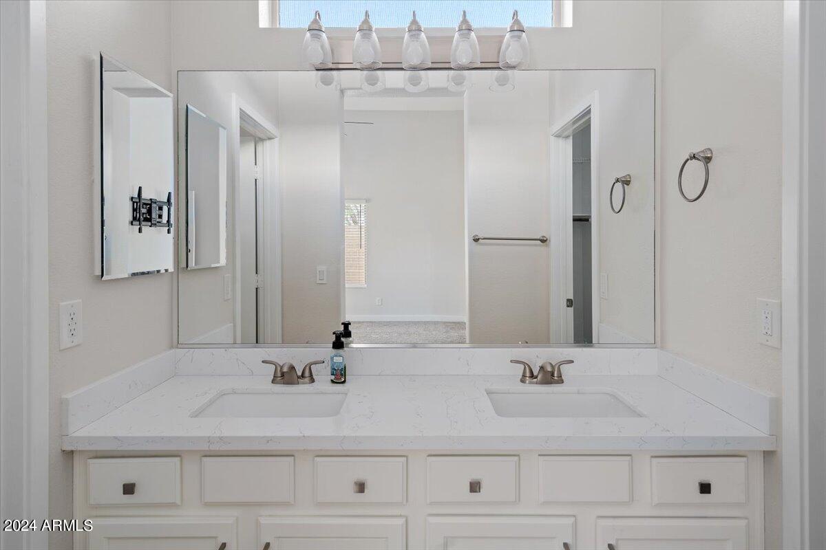 40702 N ROBINSON Drive