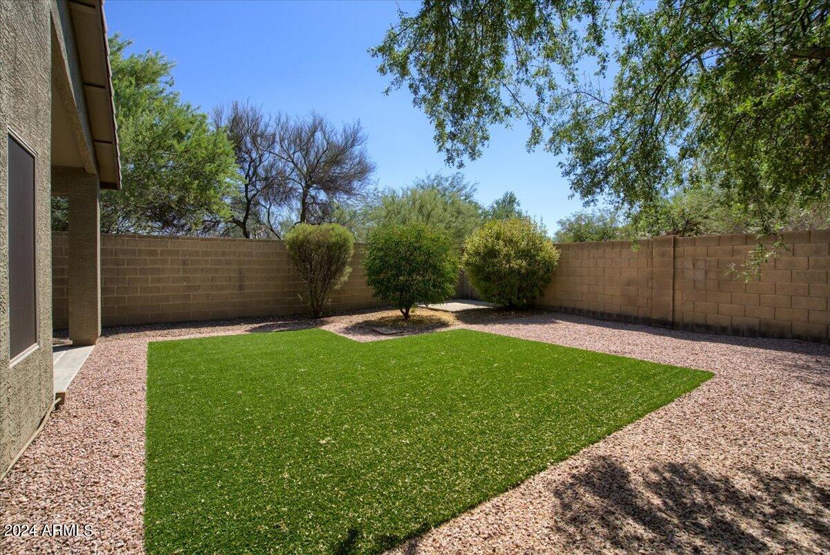 40702 N ROBINSON Drive