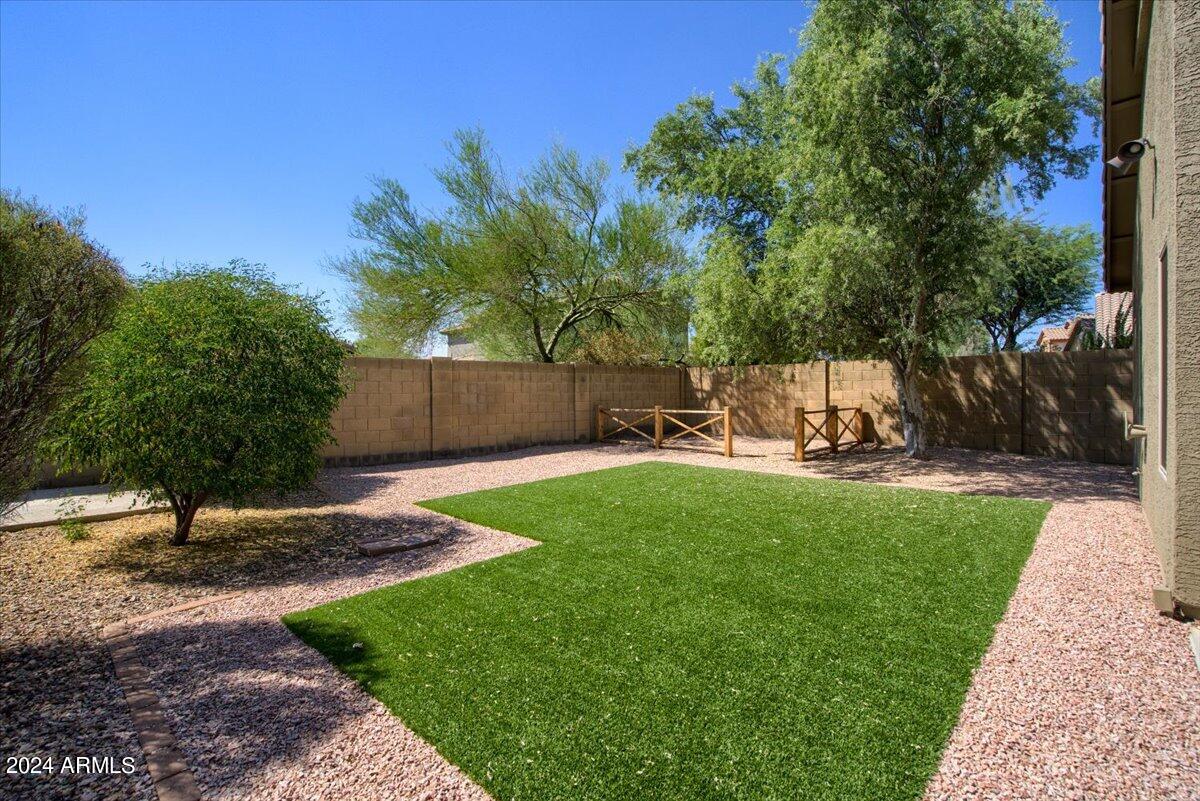 40702 N ROBINSON Drive