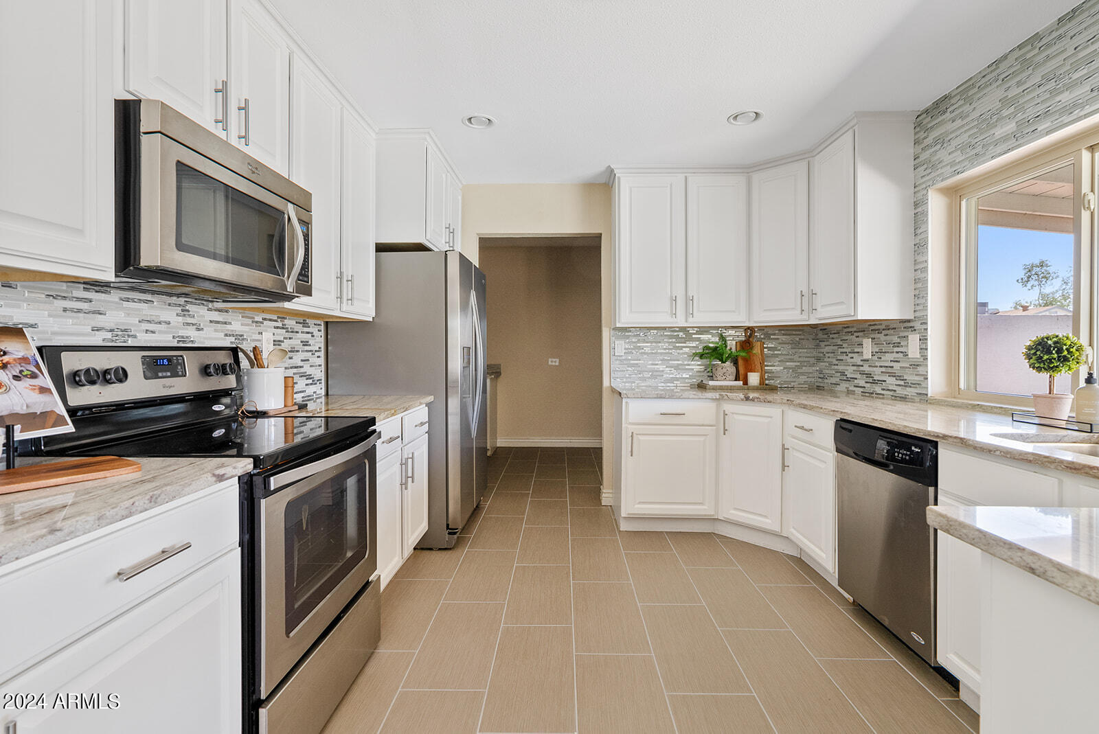 8819 E LUPINE Avenue