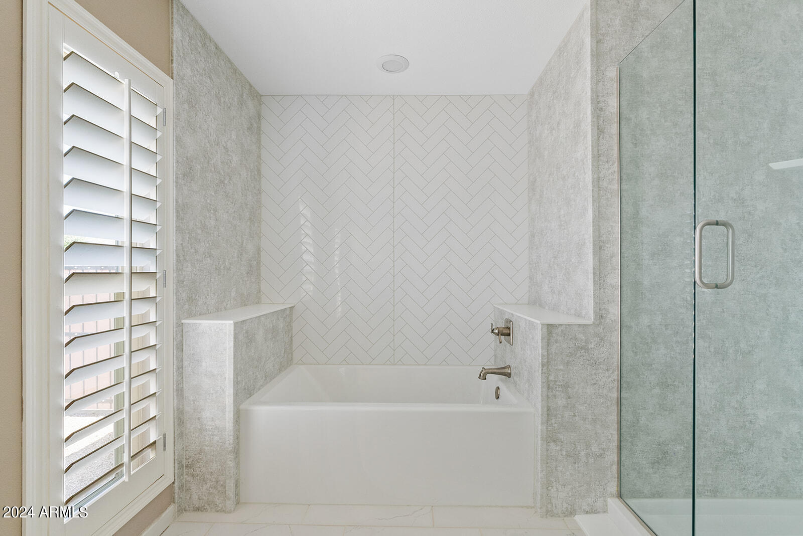 8819 E LUPINE Avenue