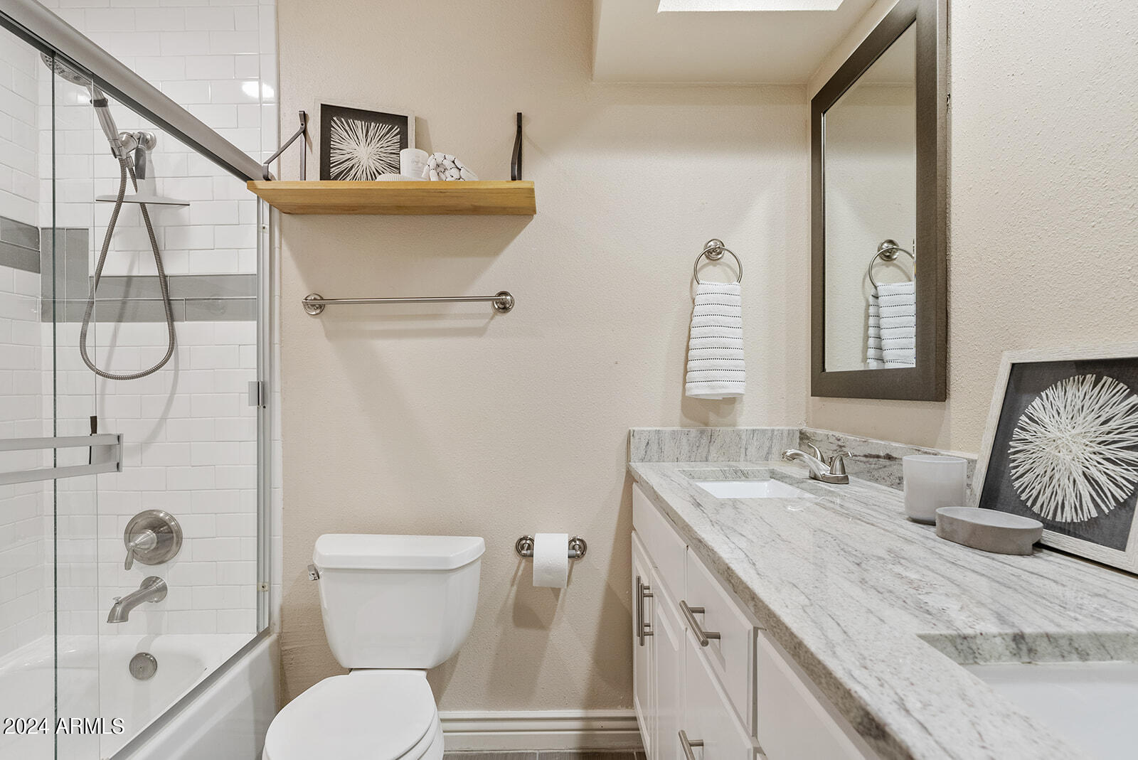 8819 E LUPINE Avenue