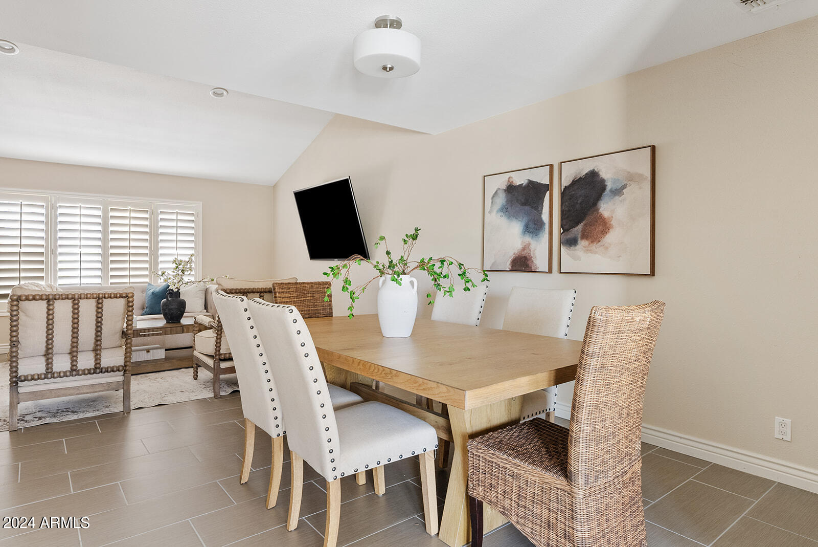 8819 E LUPINE Avenue