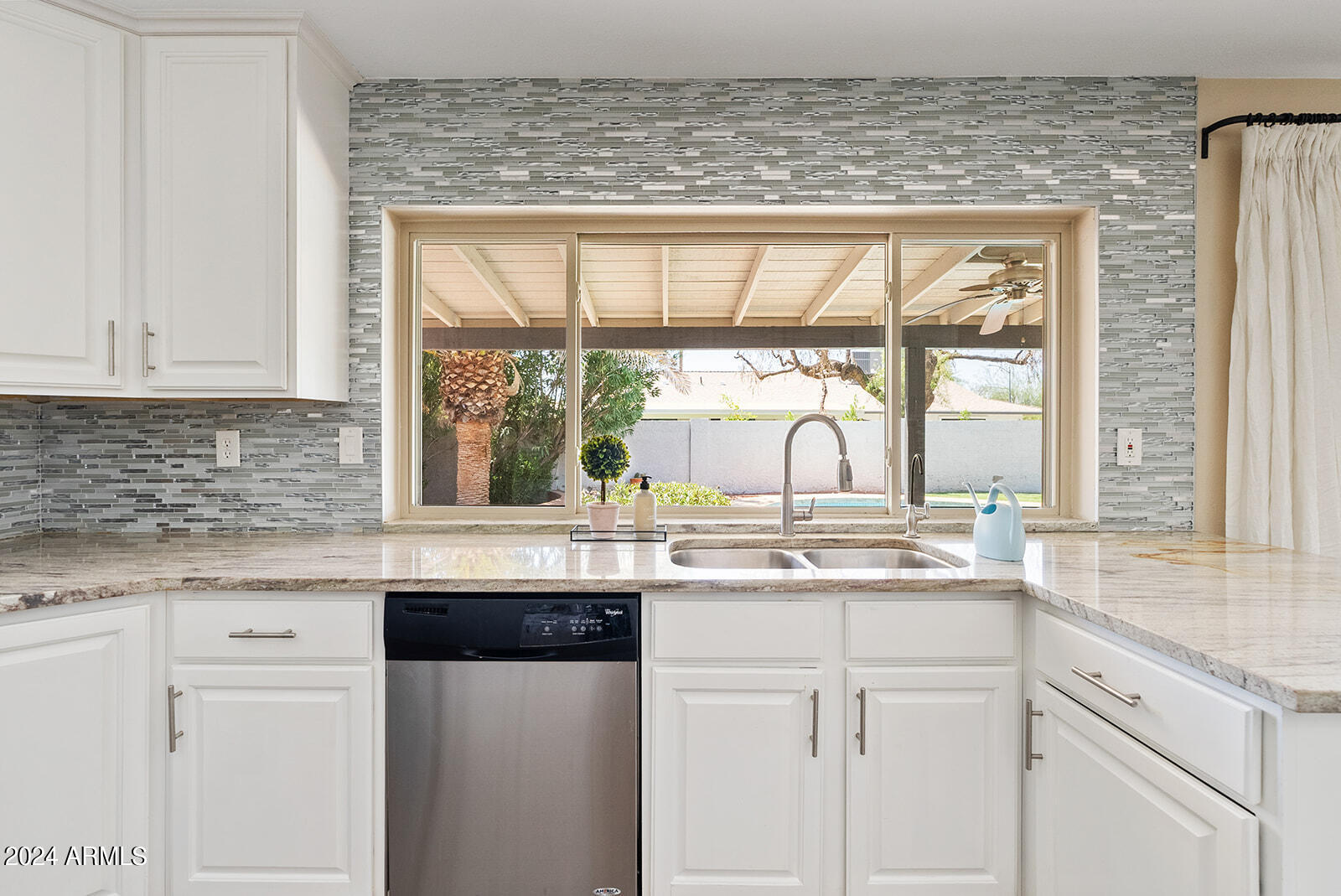 8819 E LUPINE Avenue