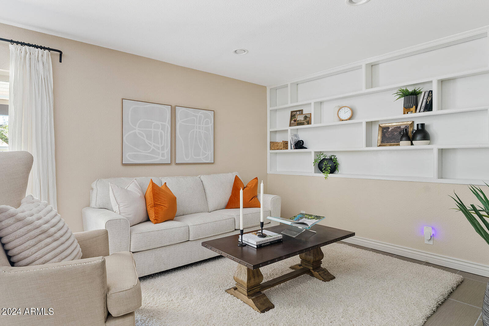 8819 E LUPINE Avenue