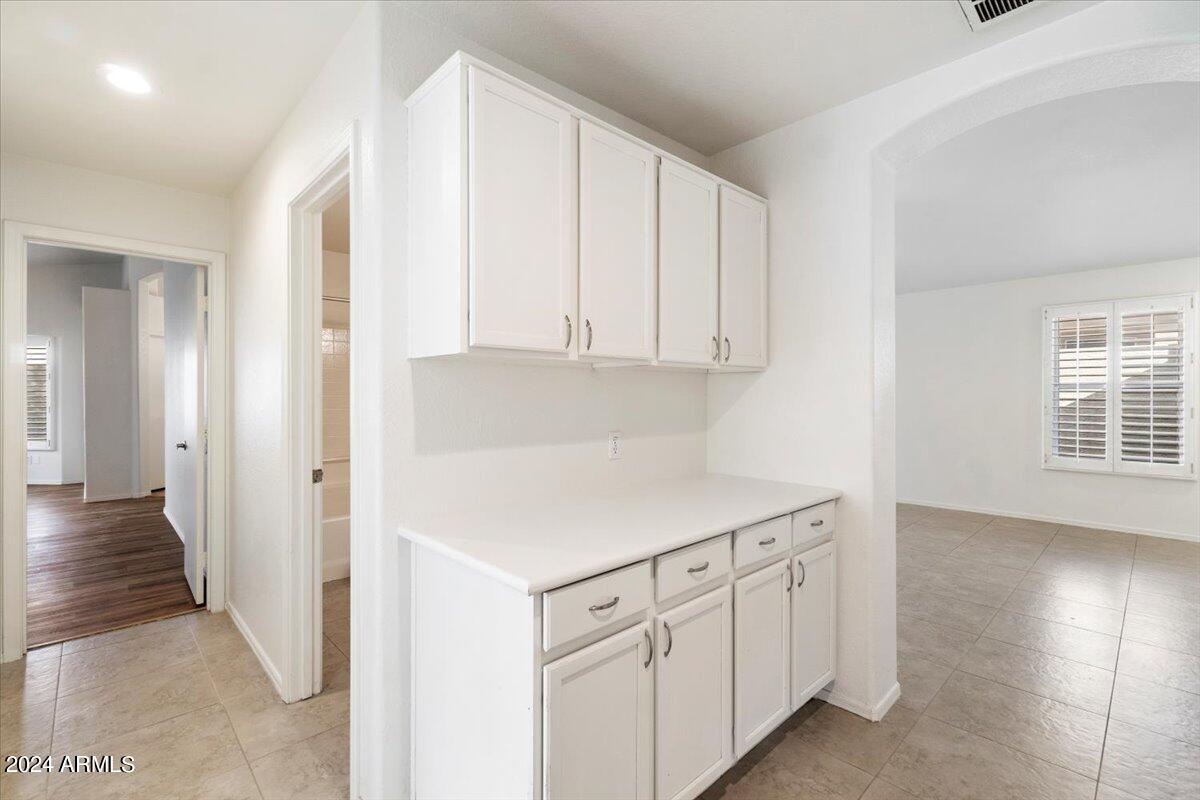 5732 E HARMONY Avenue