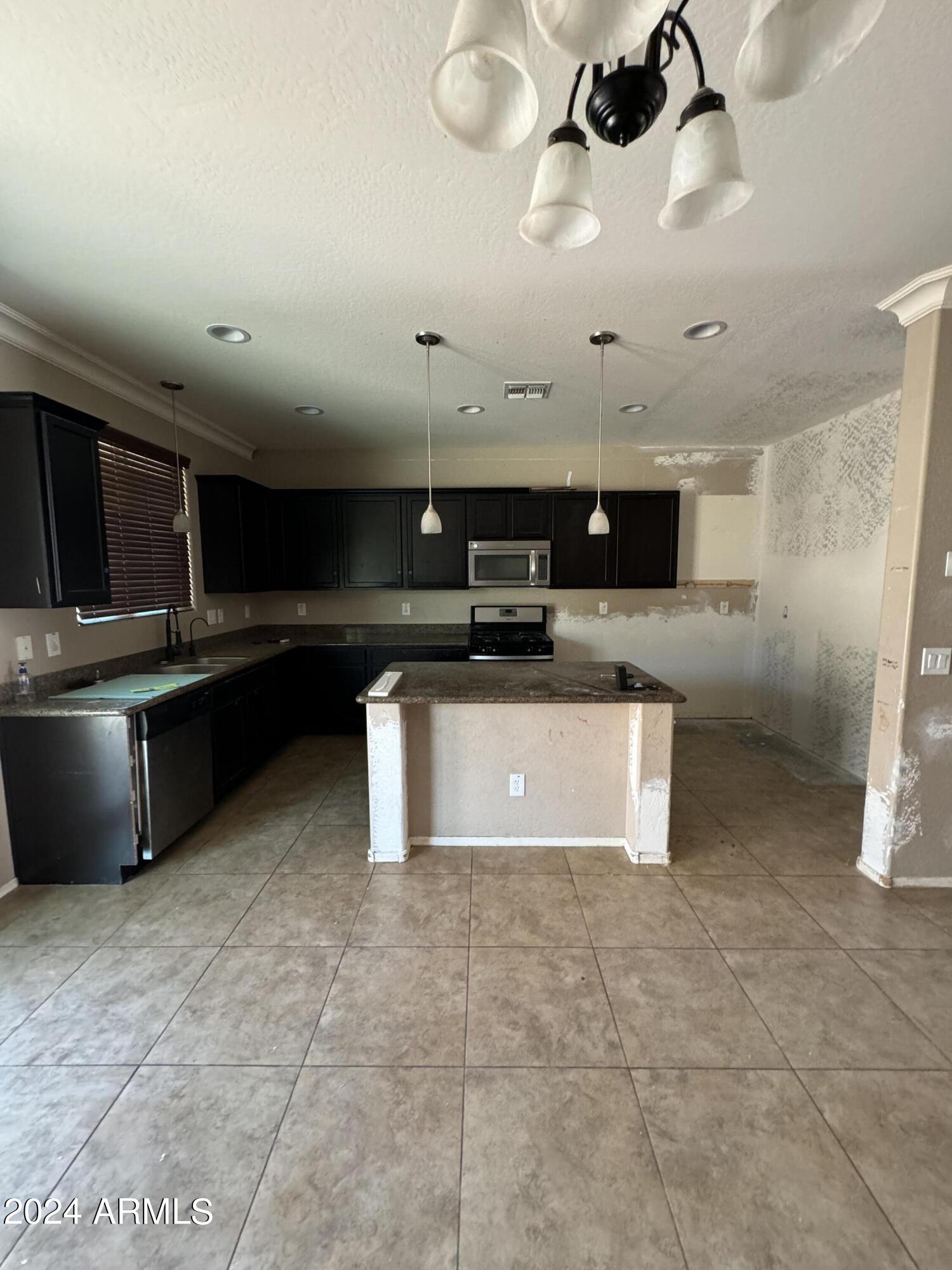 21266 E VIA DE OLIVOS --