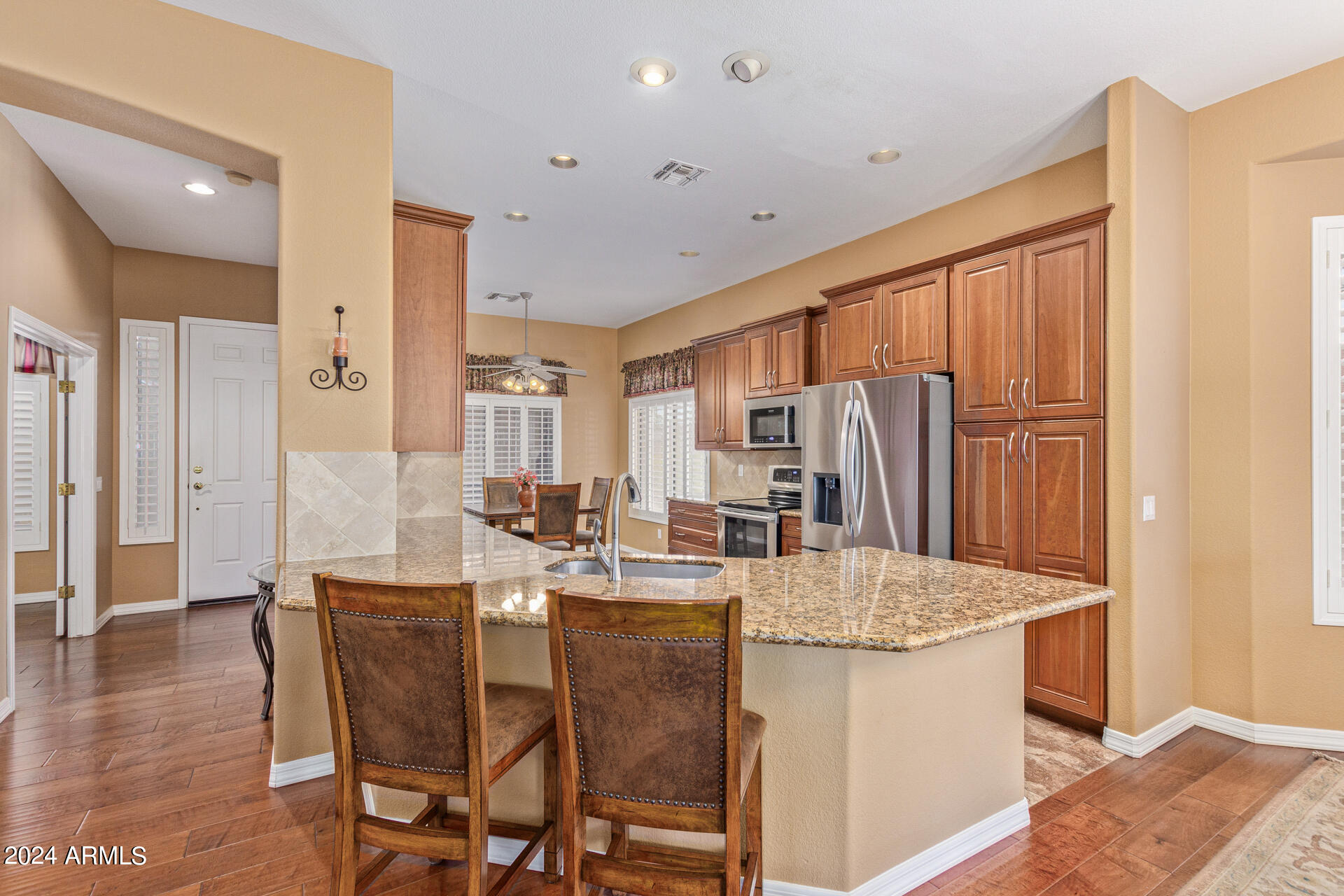4118 E WALNUT Road