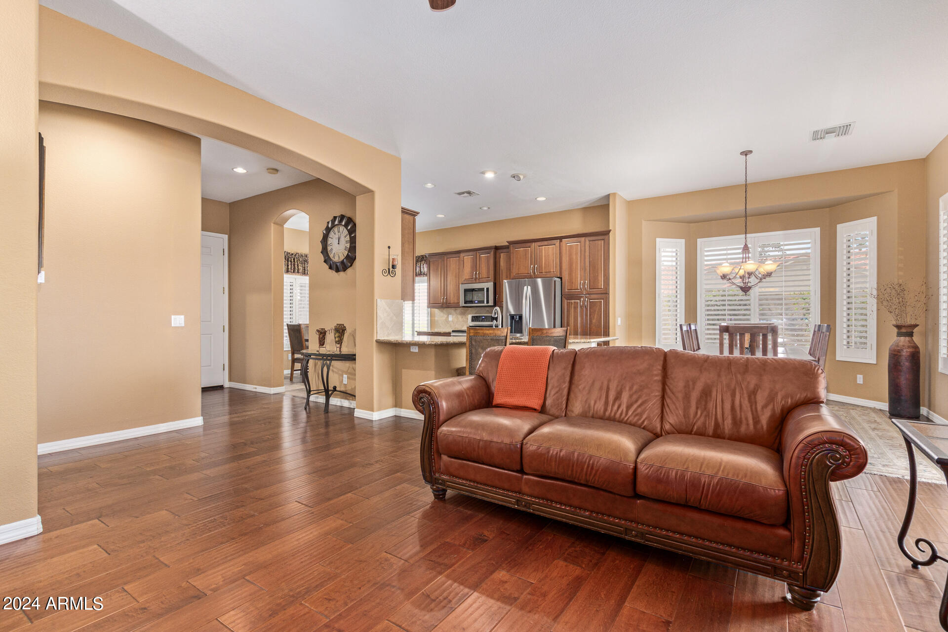 4118 E WALNUT Road