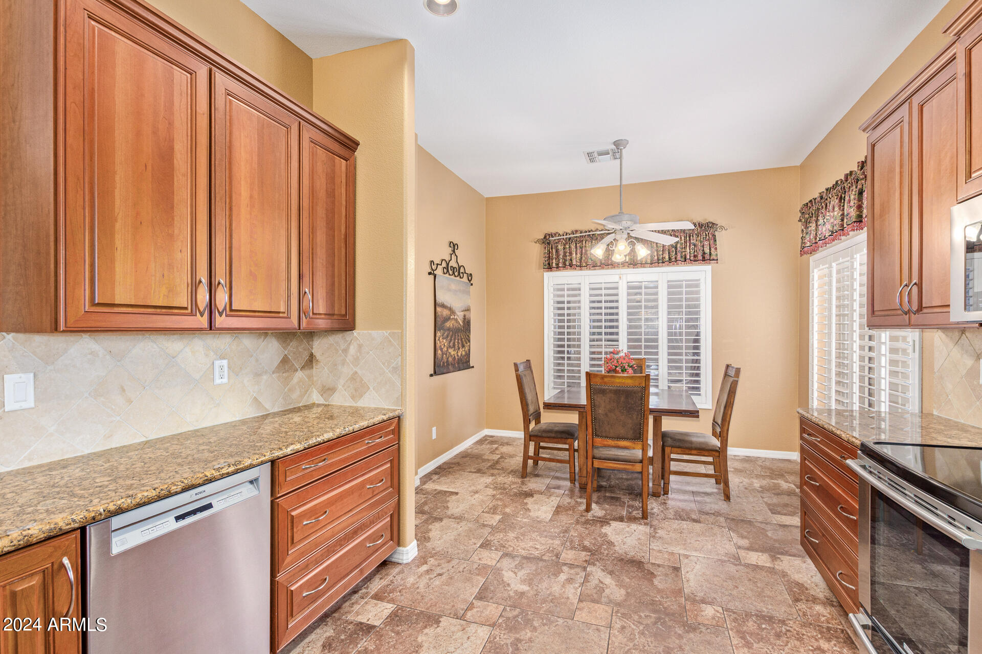 4118 E WALNUT Road