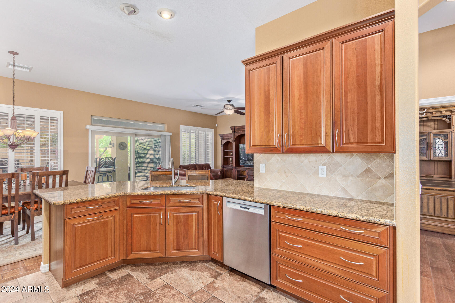4118 E WALNUT Road
