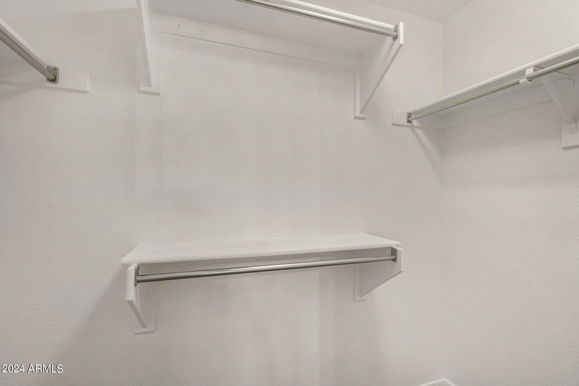 3504 E BELLERIVE Place