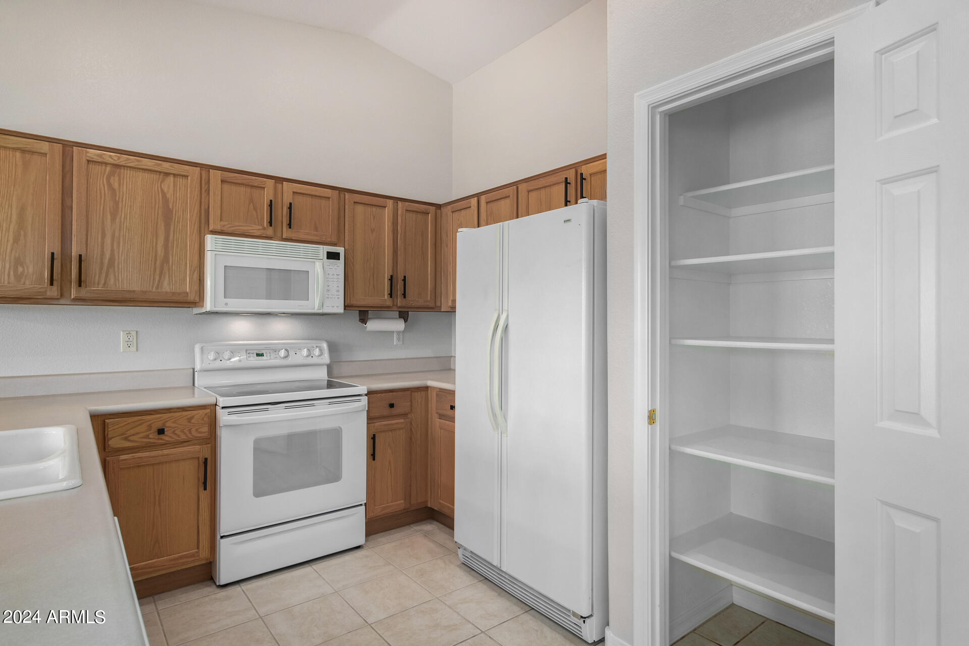 3504 E BELLERIVE Place