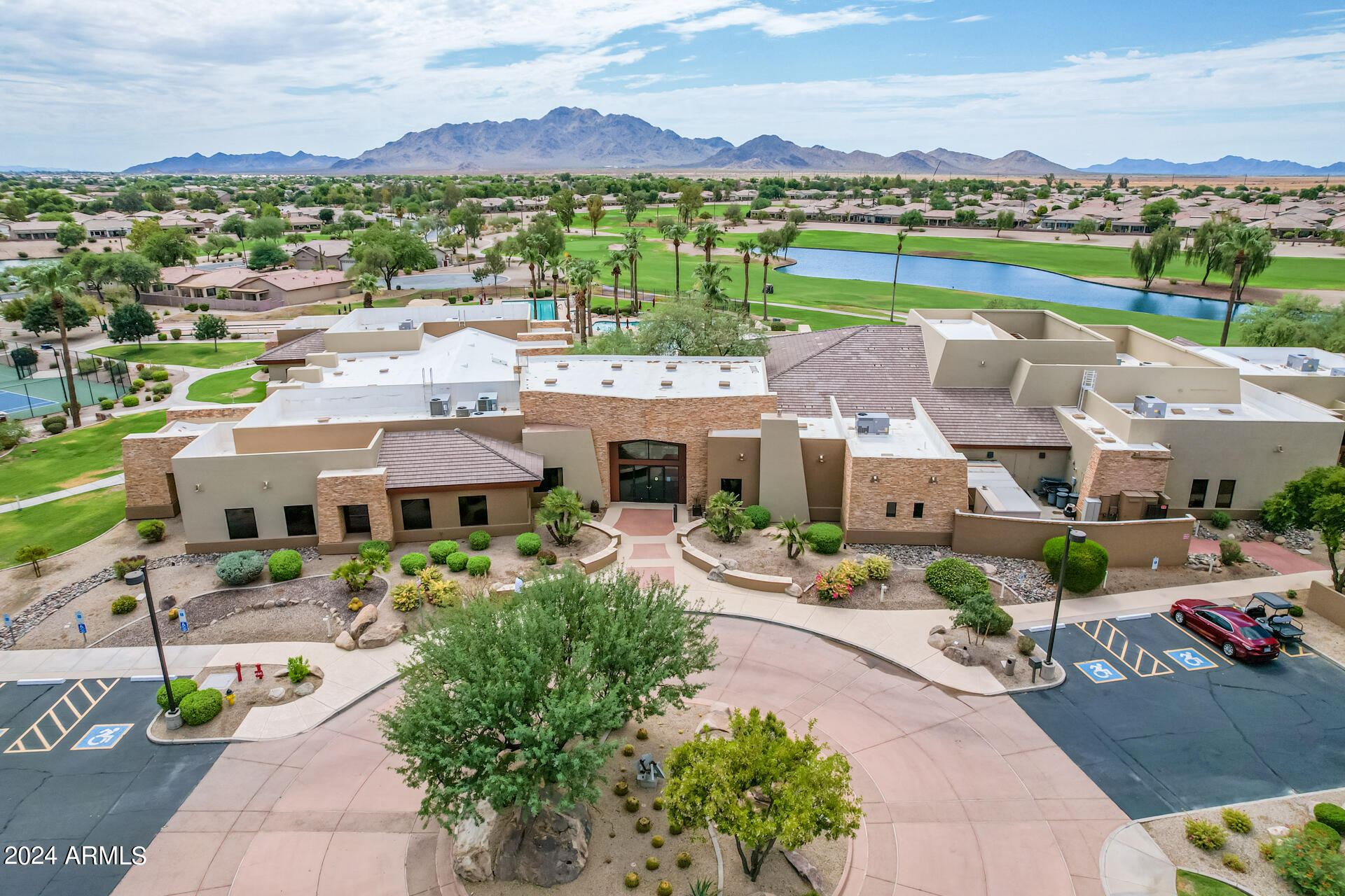 3504 E BELLERIVE Place