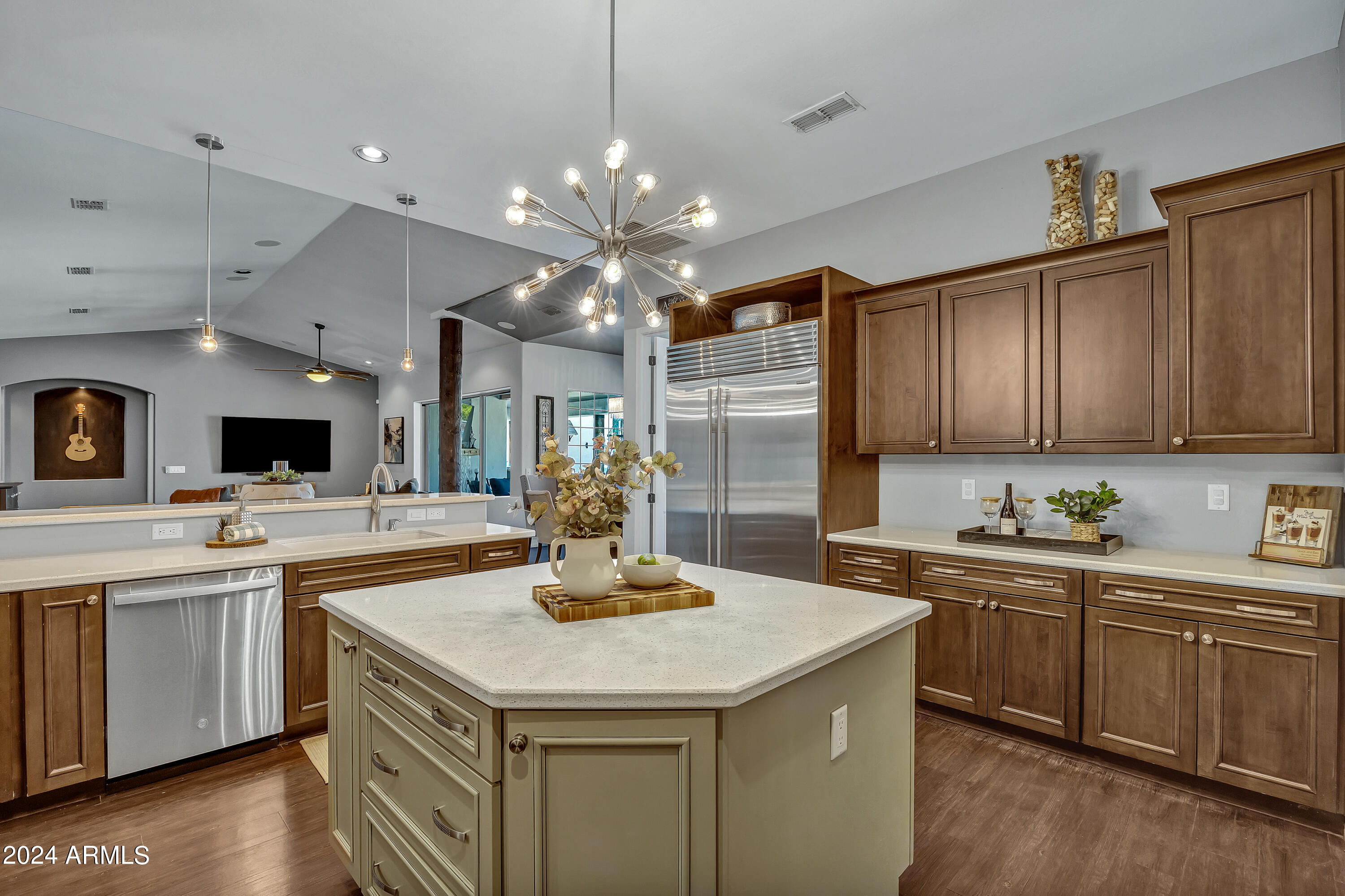 2776 E TAURUS Place