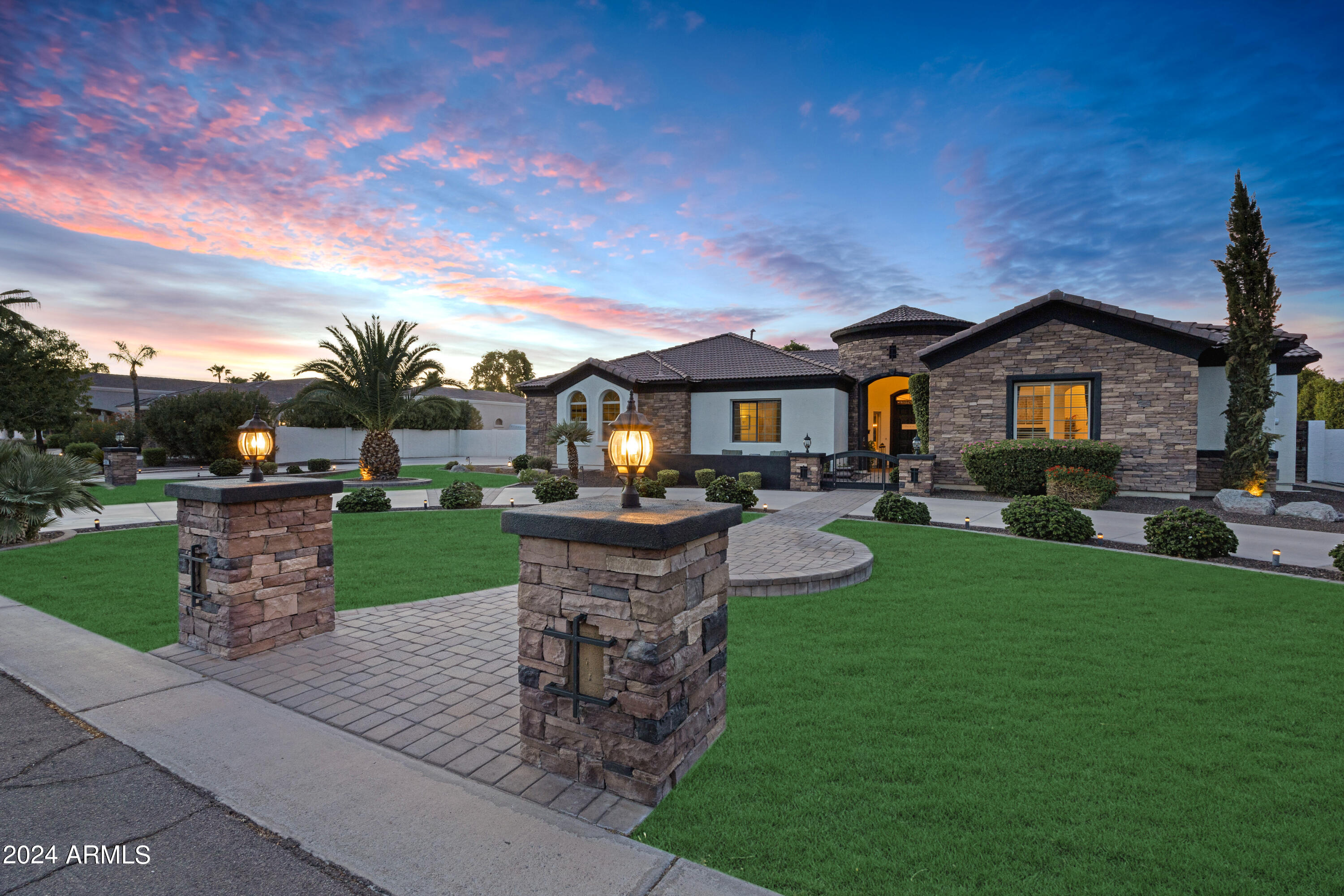 2776 E TAURUS Place