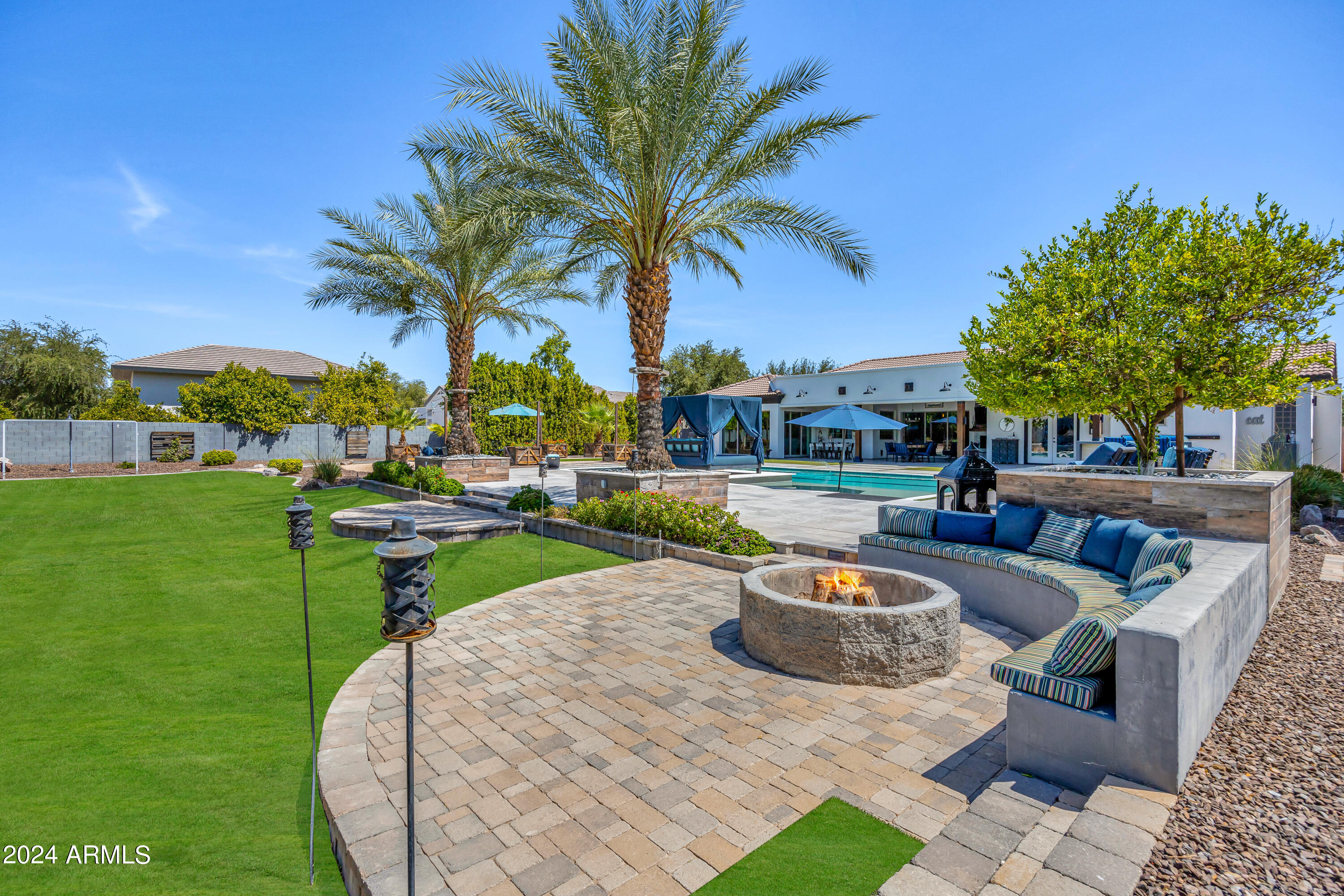 2776 E TAURUS Place