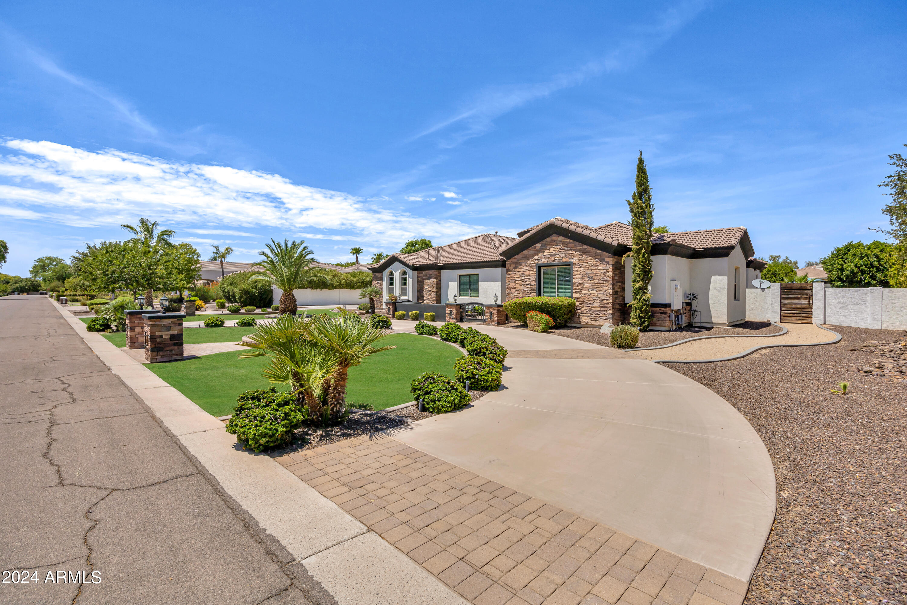 2776 E TAURUS Place