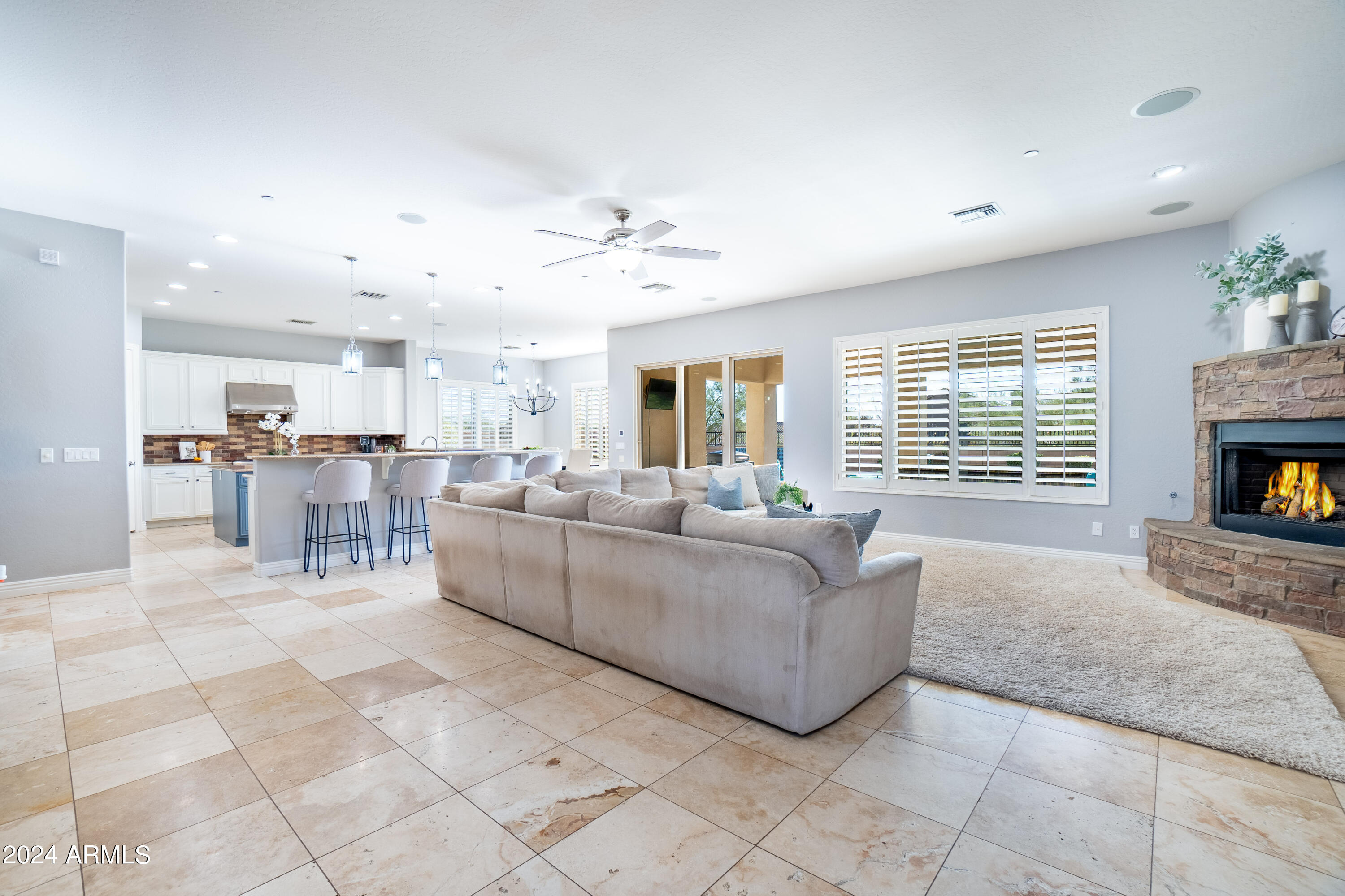 5216 E BARWICK Drive