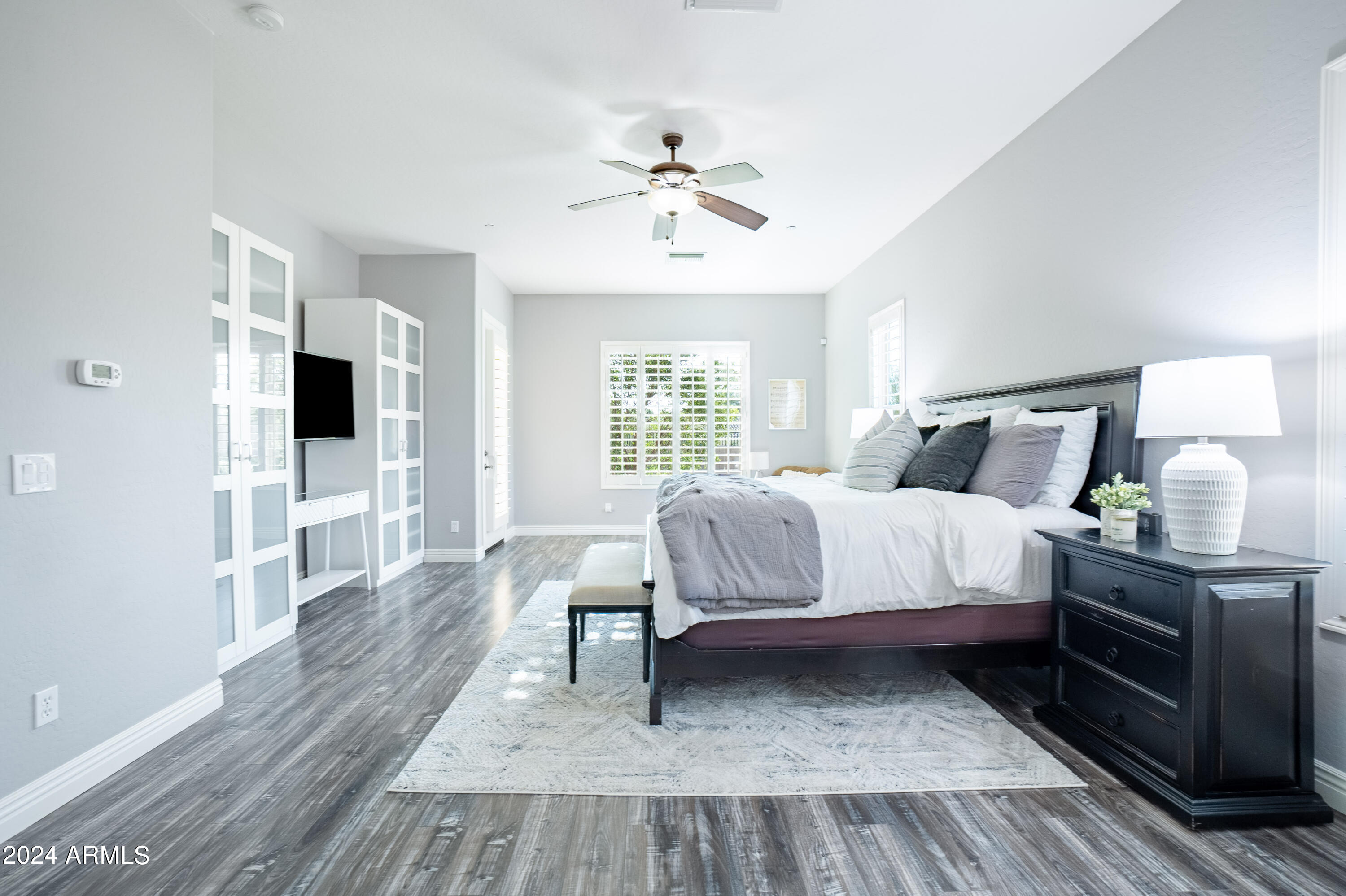 5216 E BARWICK Drive