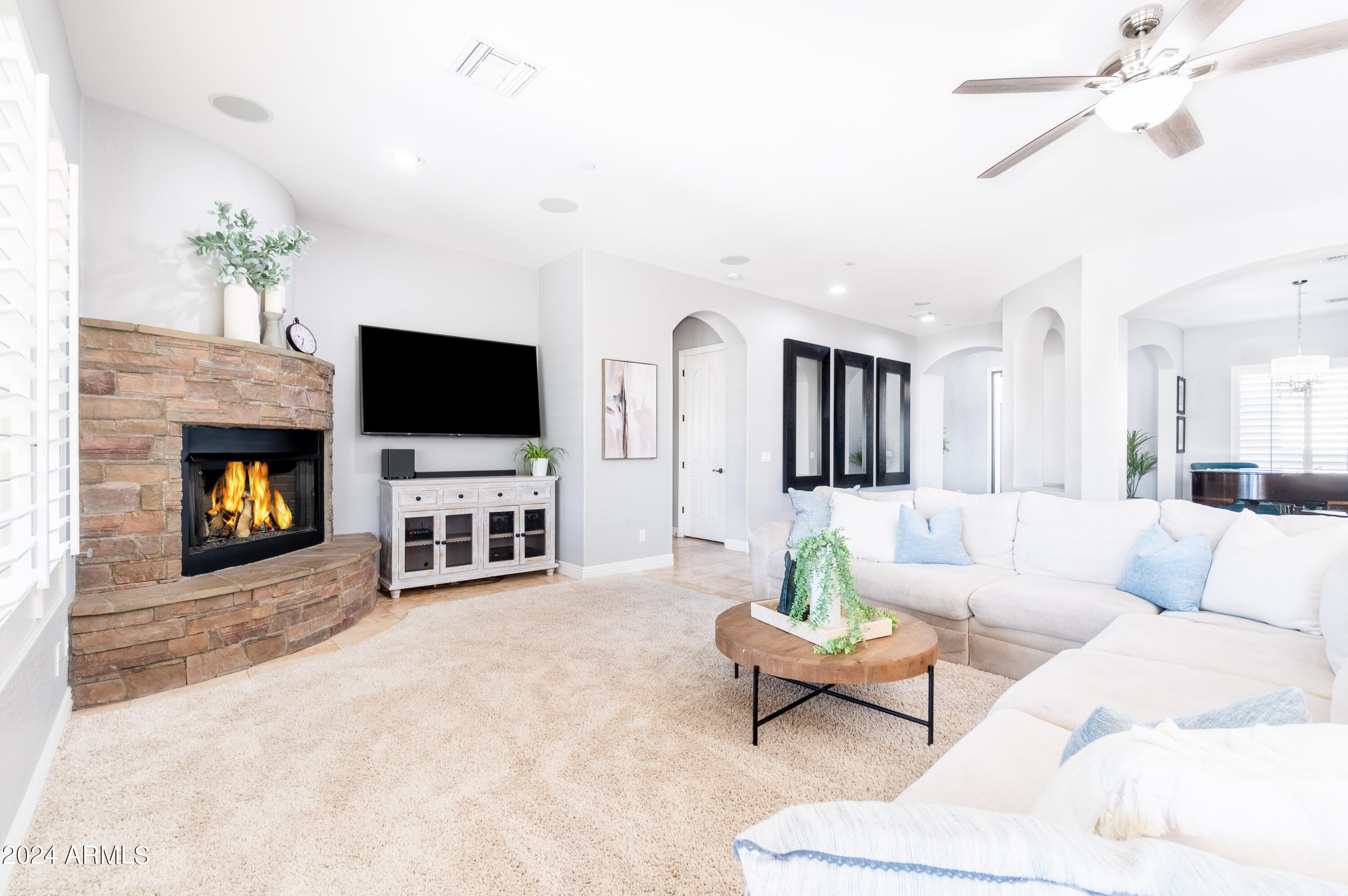 5216 E BARWICK Drive