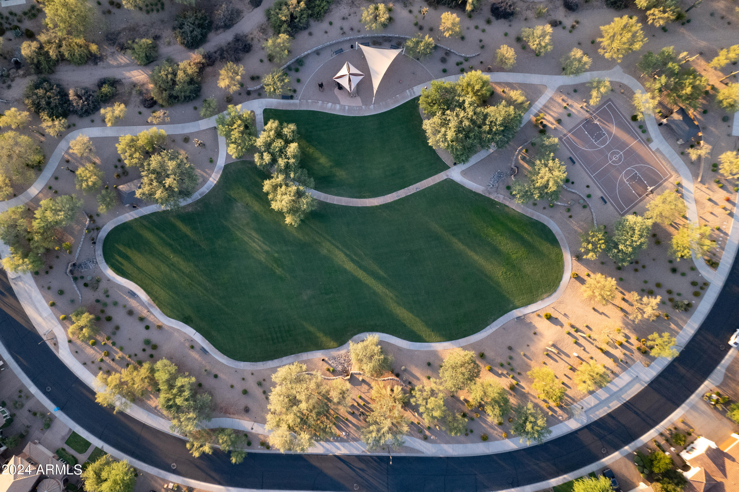 5216 E BARWICK Drive