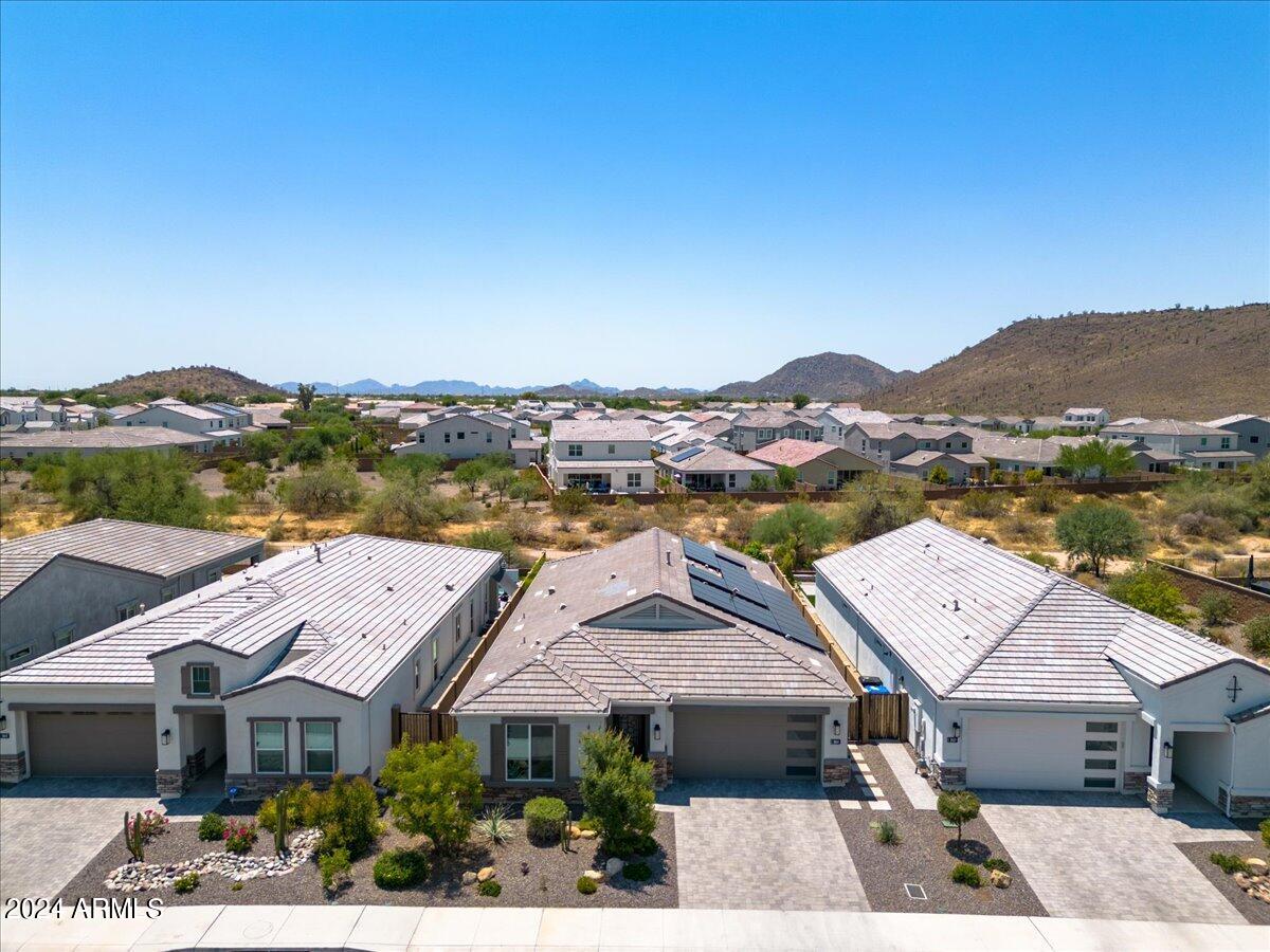 2041 E QUESTA Drive