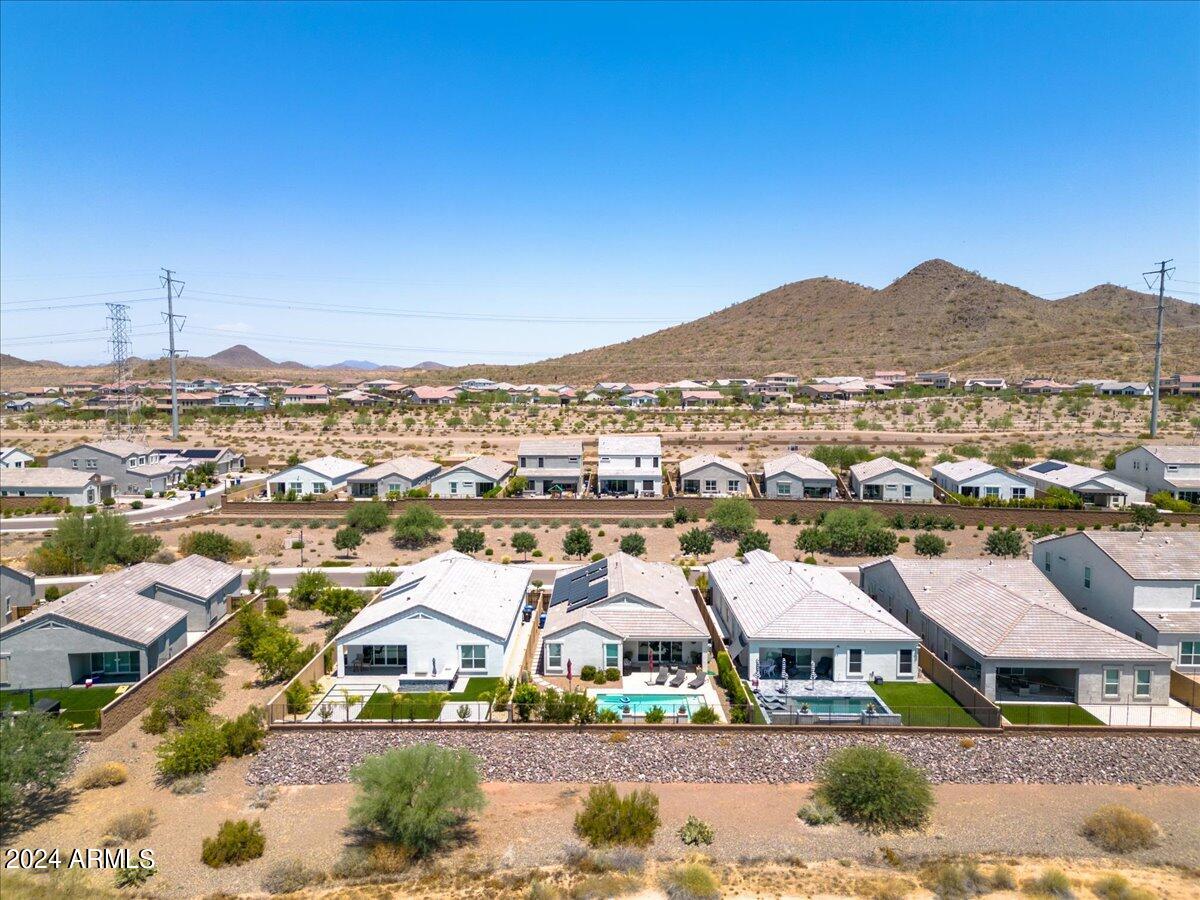 2041 E QUESTA Drive