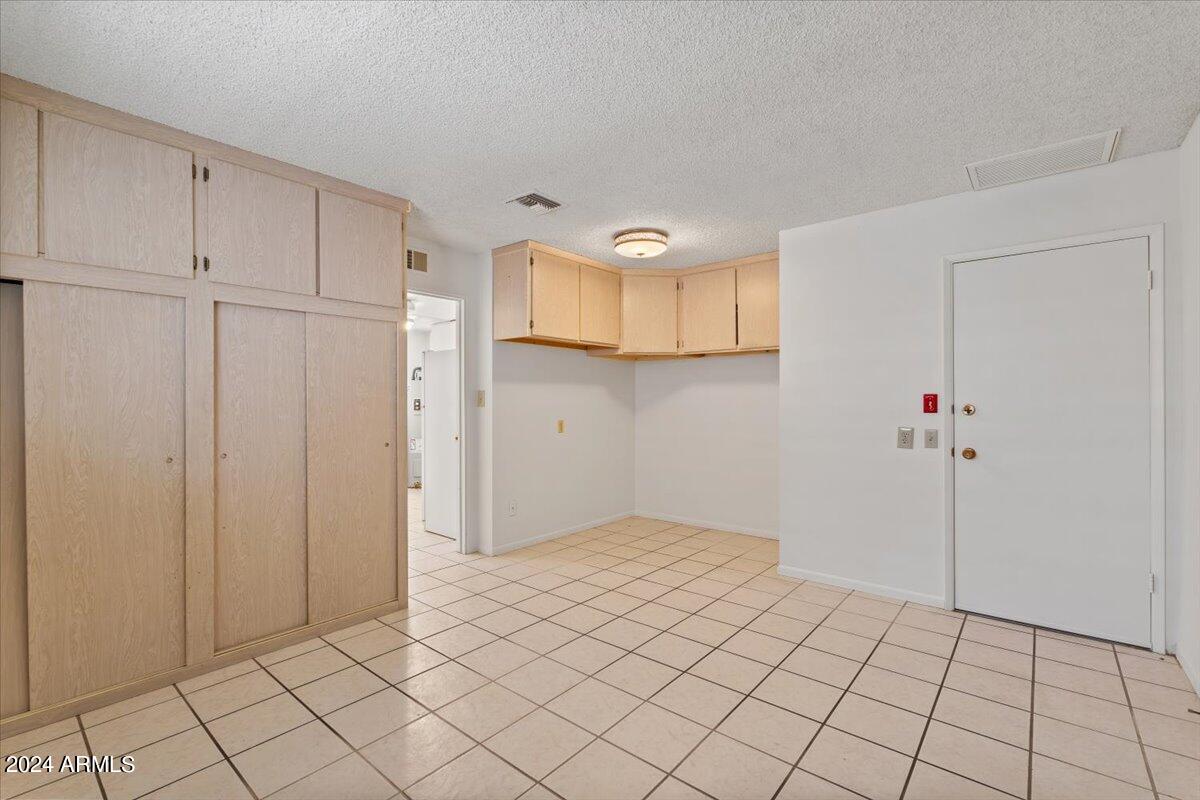 17210 N FOOTHILLS Drive