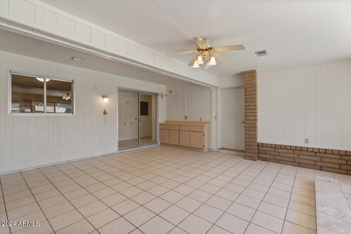 17210 N FOOTHILLS Drive