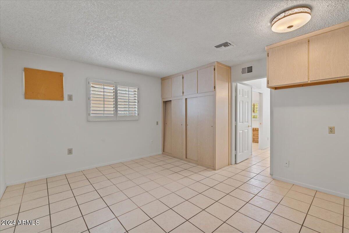 17210 N FOOTHILLS Drive