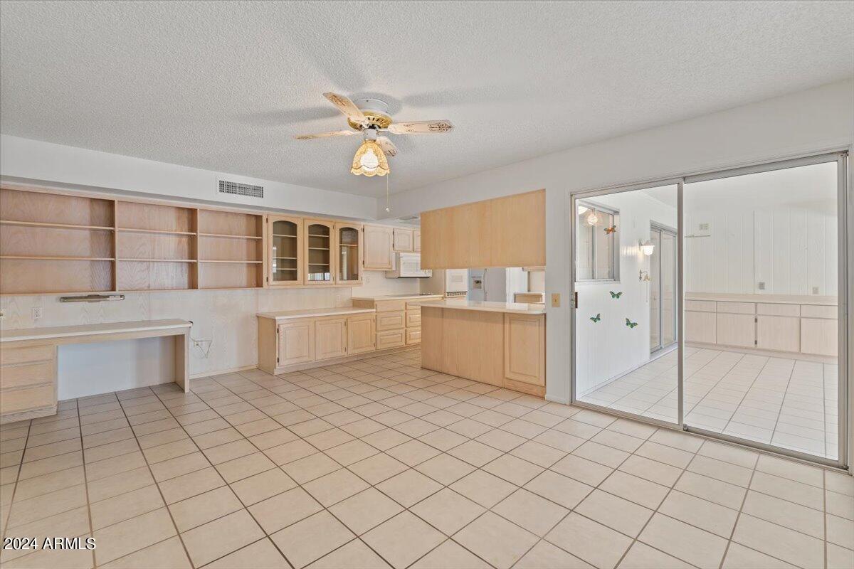 17210 N FOOTHILLS Drive